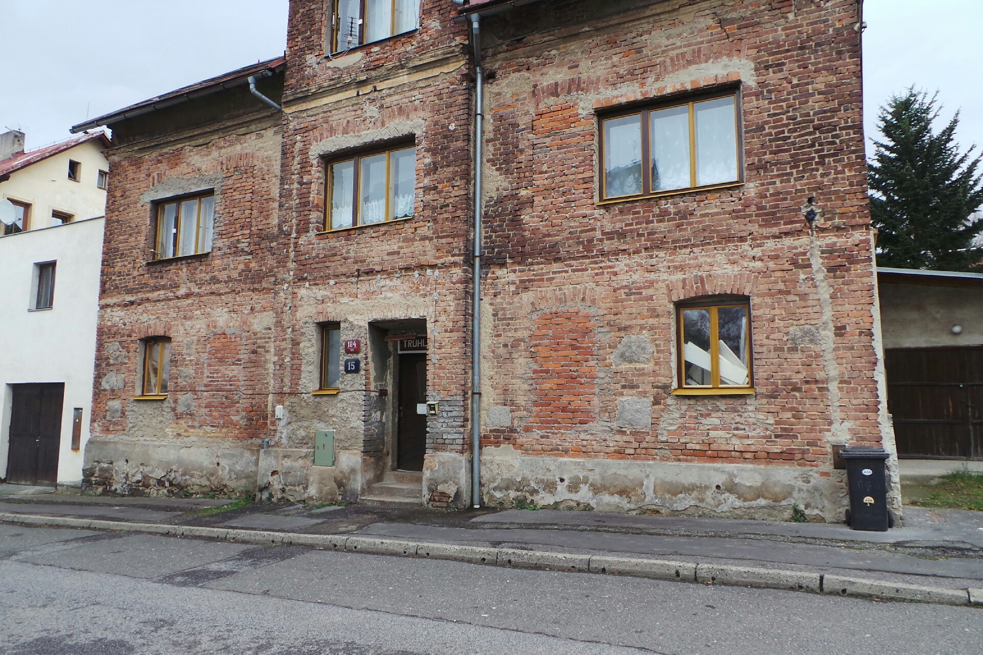 Výroba zakázkového nábytku - Petr Lukášek