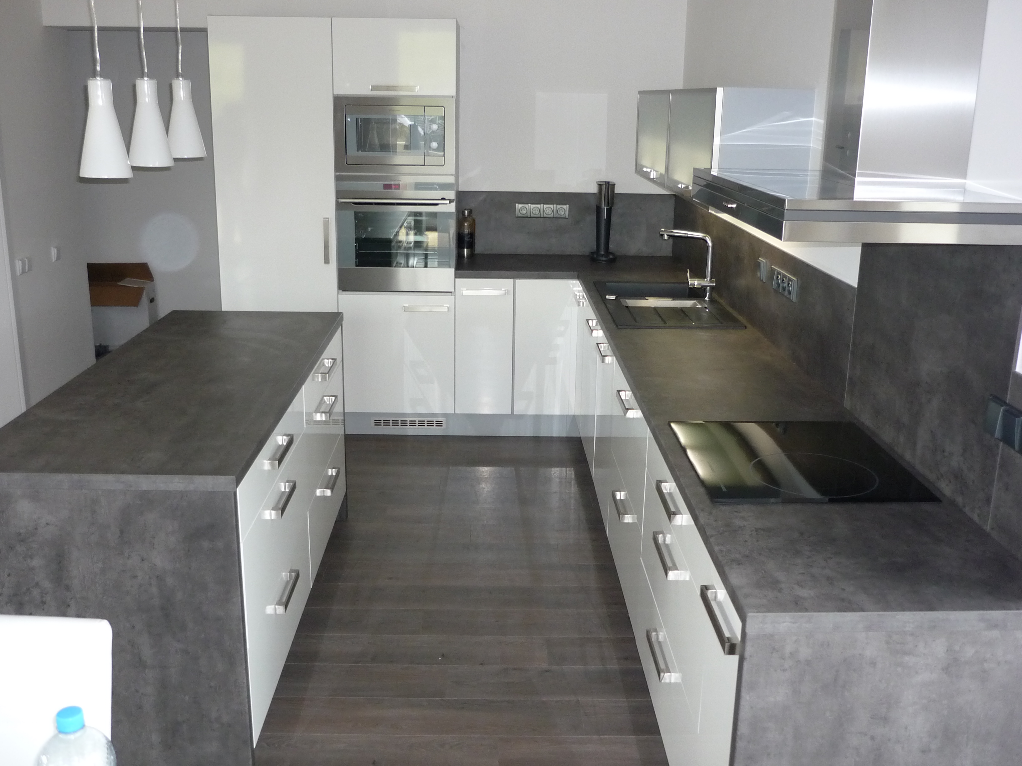 Čížek - kuchyně & skříně na míru foto 2