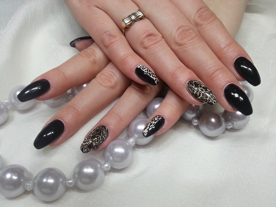 CND Shellac LA22 Nail Design foto 3
