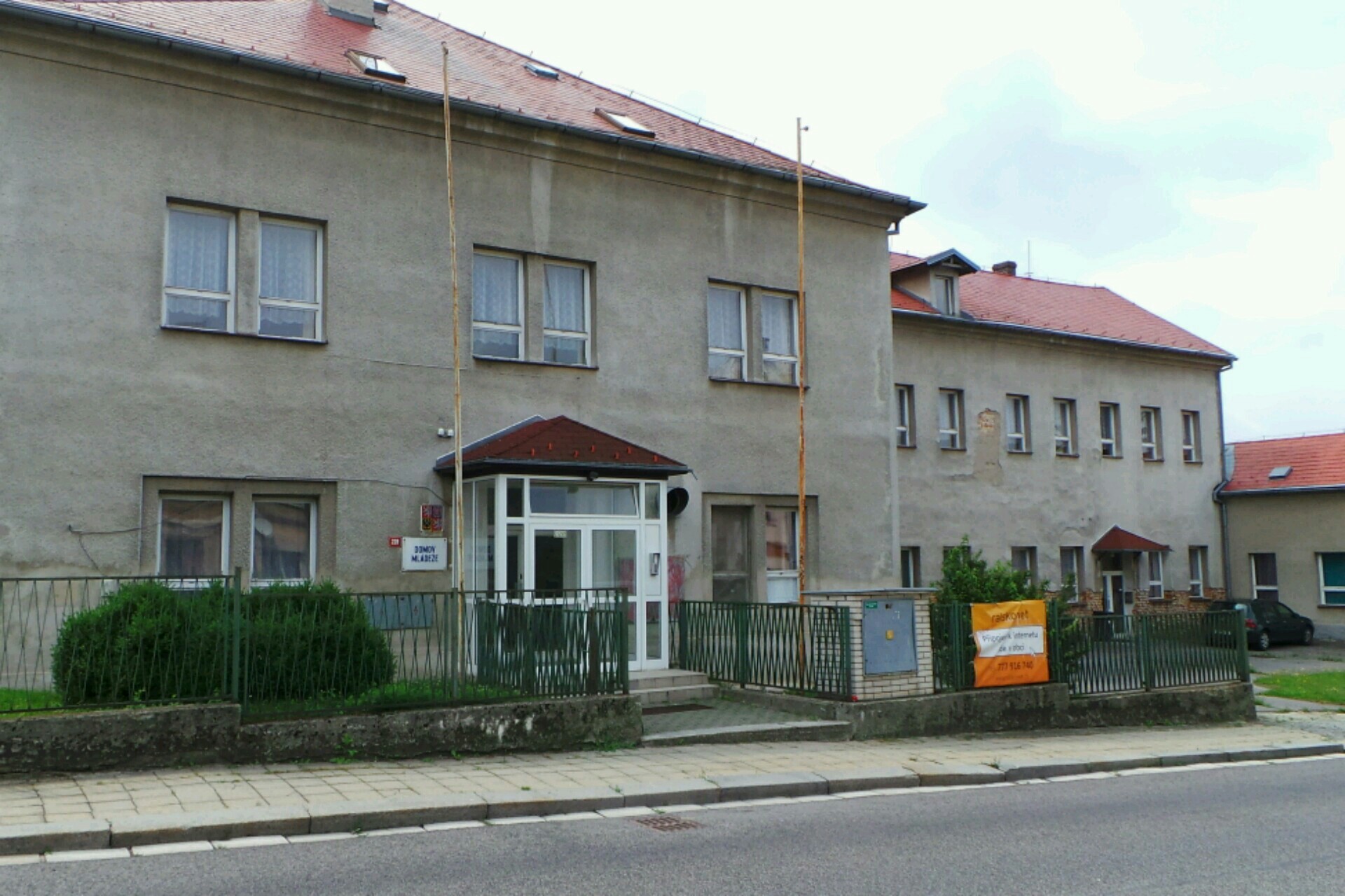 Domov mládeže -Střední uměleckoprůmyslová škola sklářská Kamenický Šenov