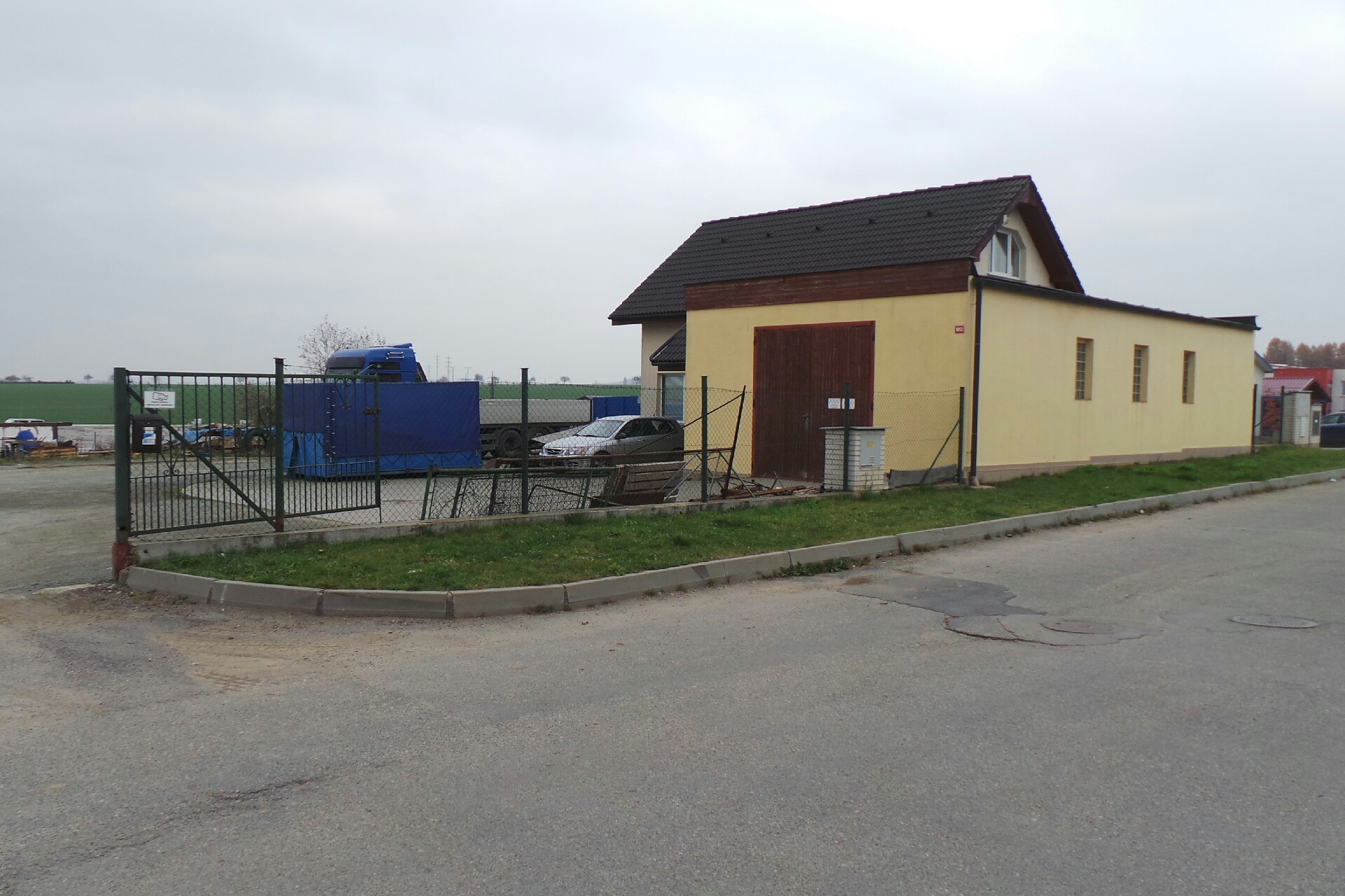 Nákladní autodoprava DOT servis s.r.o. foto 1