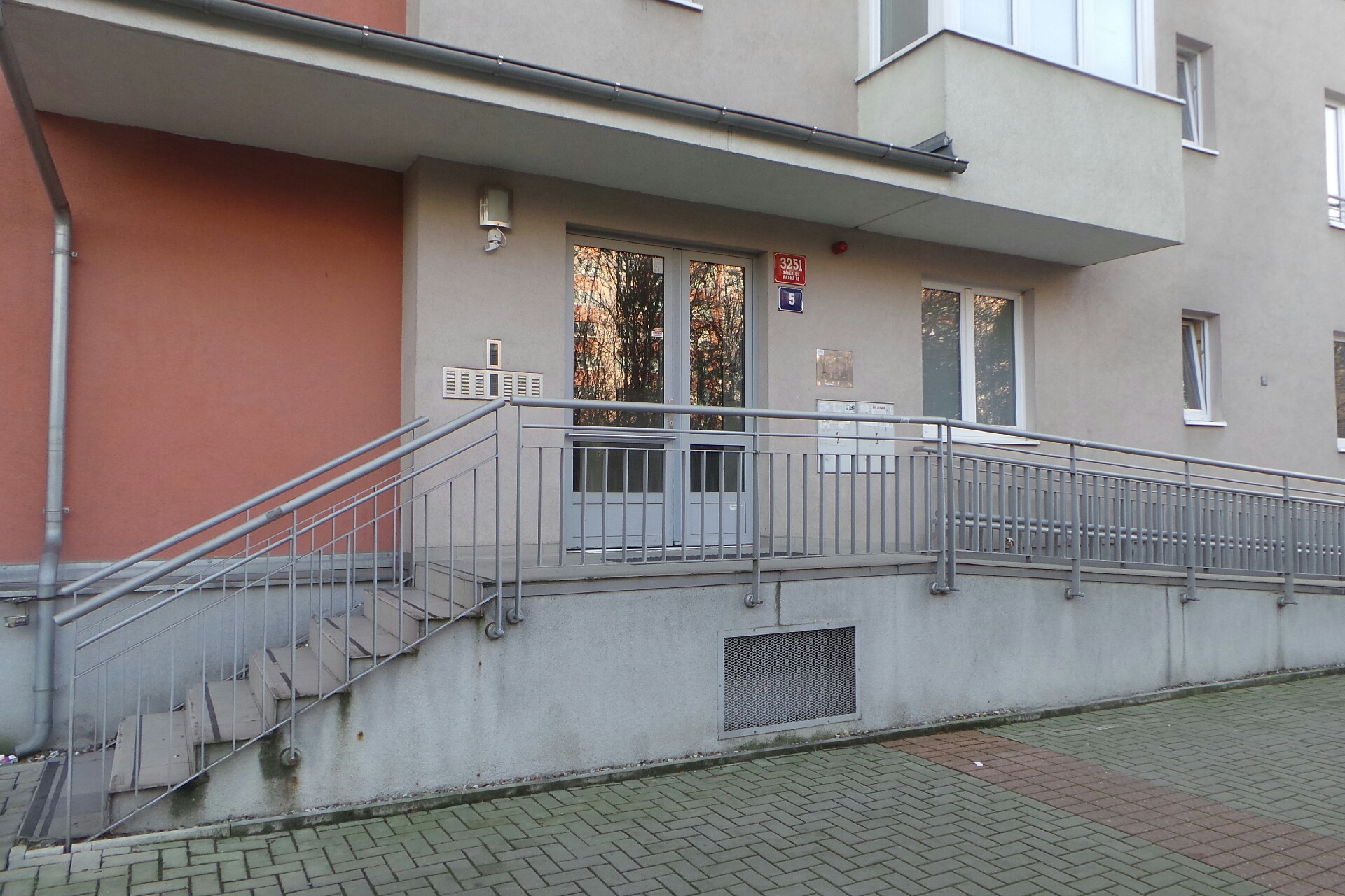 Společenství vlastníků pro dům č.p. 3251, ulice Mikanova 5, 7 a Velenovského 1, Praha 10, Záběhlice