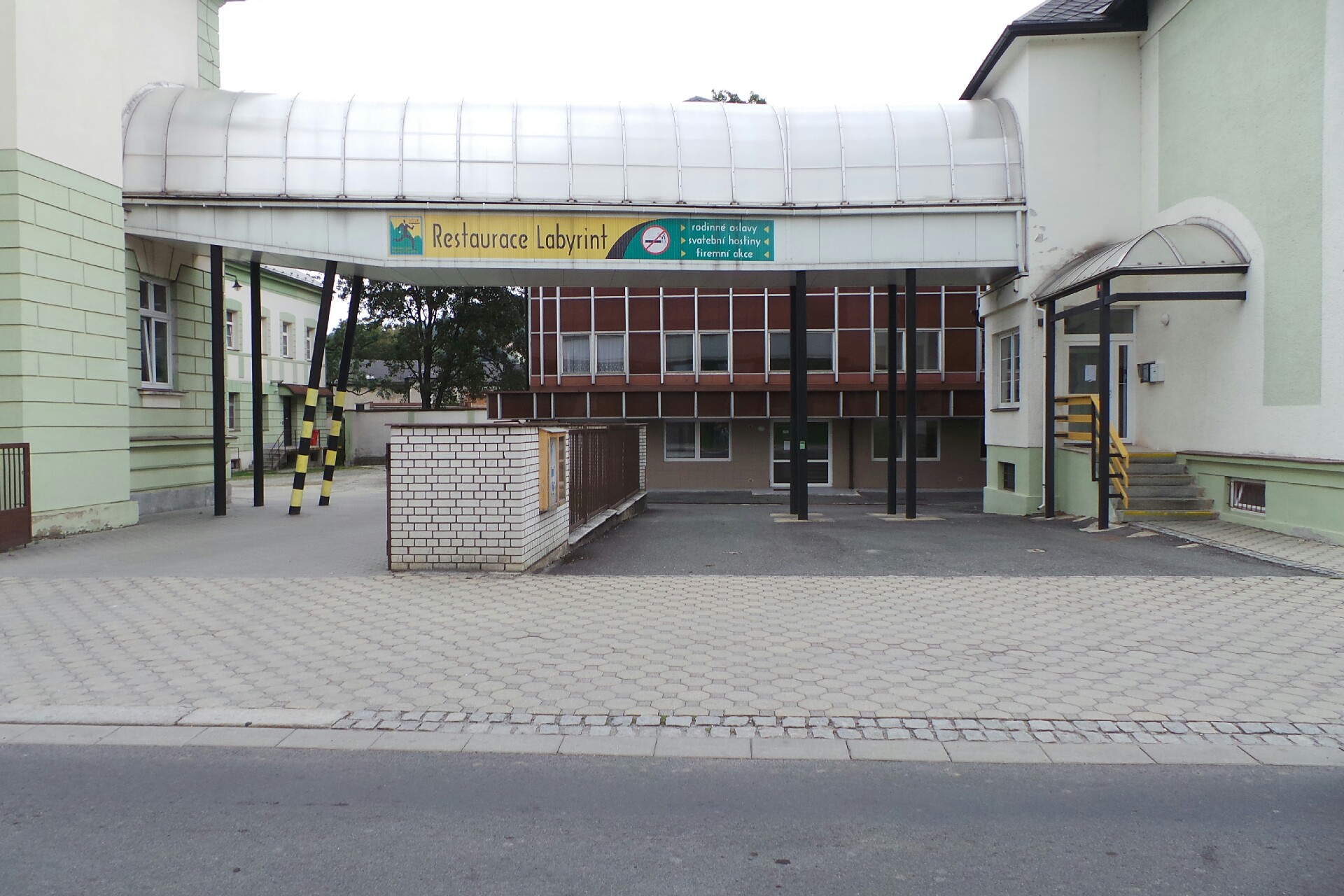 Školní restaurace a jídelna Labyrint