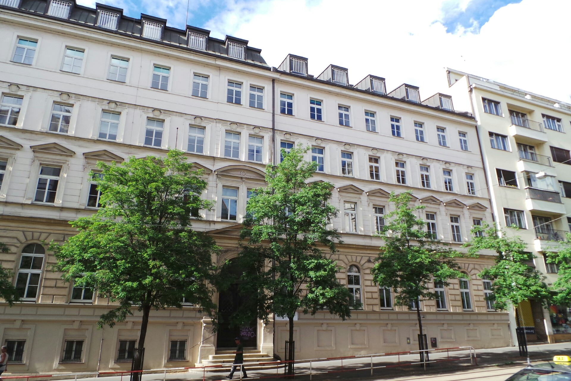 ZŠ pro sluchově postižené, Praha 2