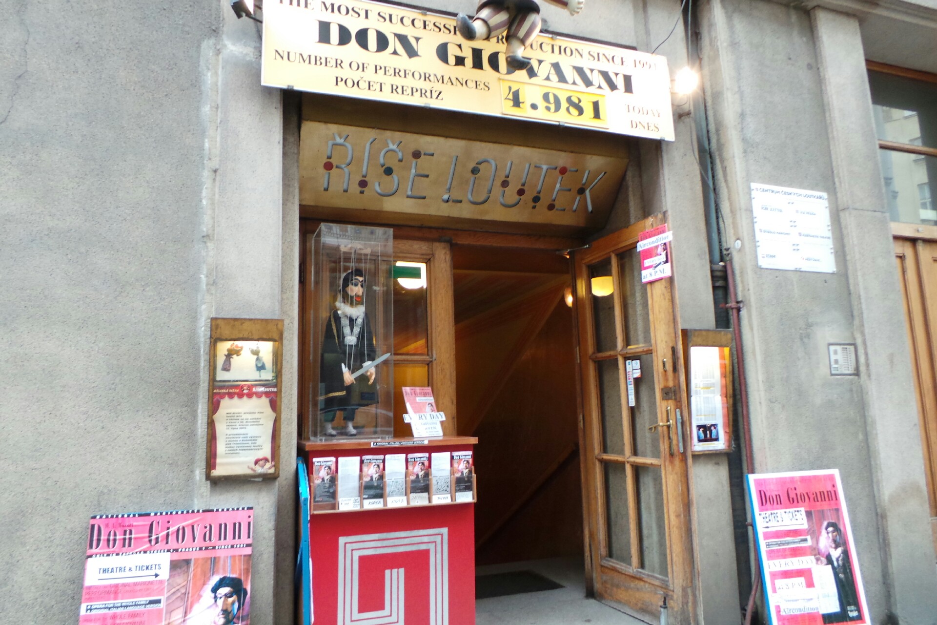 Divadlo Říše loutek, z.s.