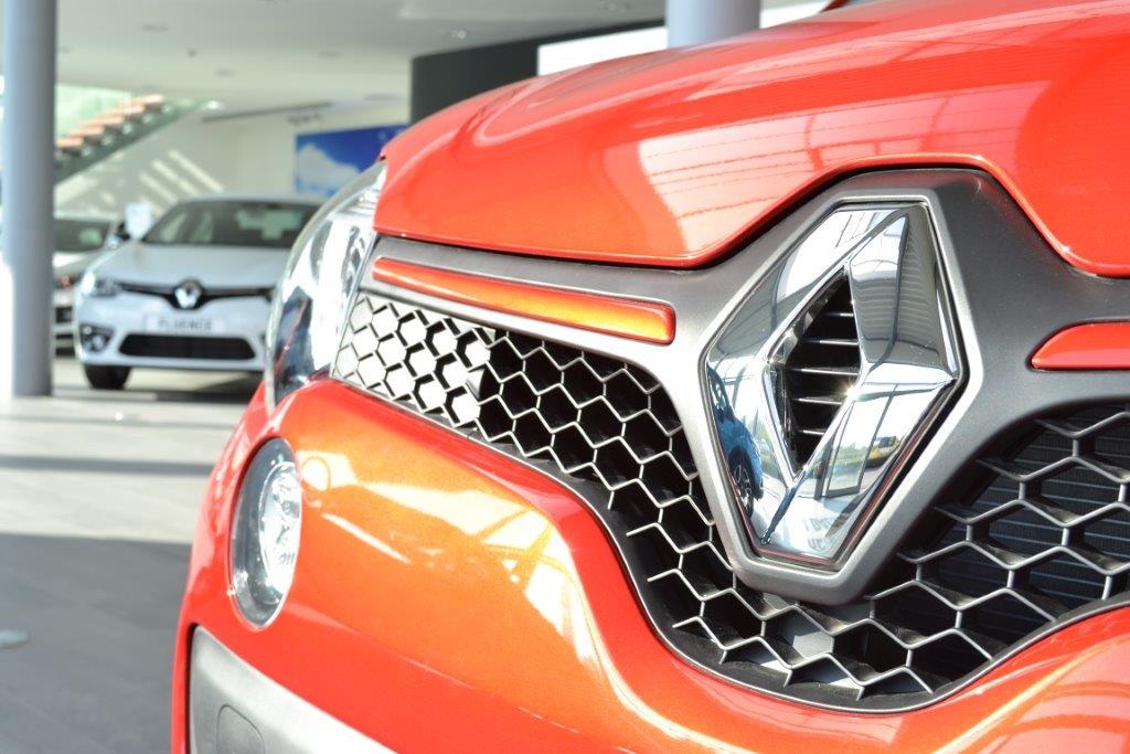 Pyramida Průhonice - Renault a Dacia foto 2