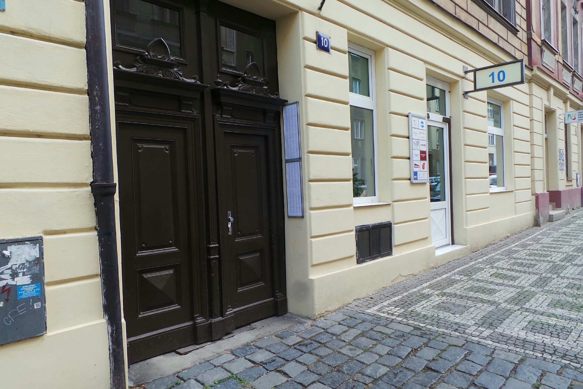 Navšechnočas, z. s.