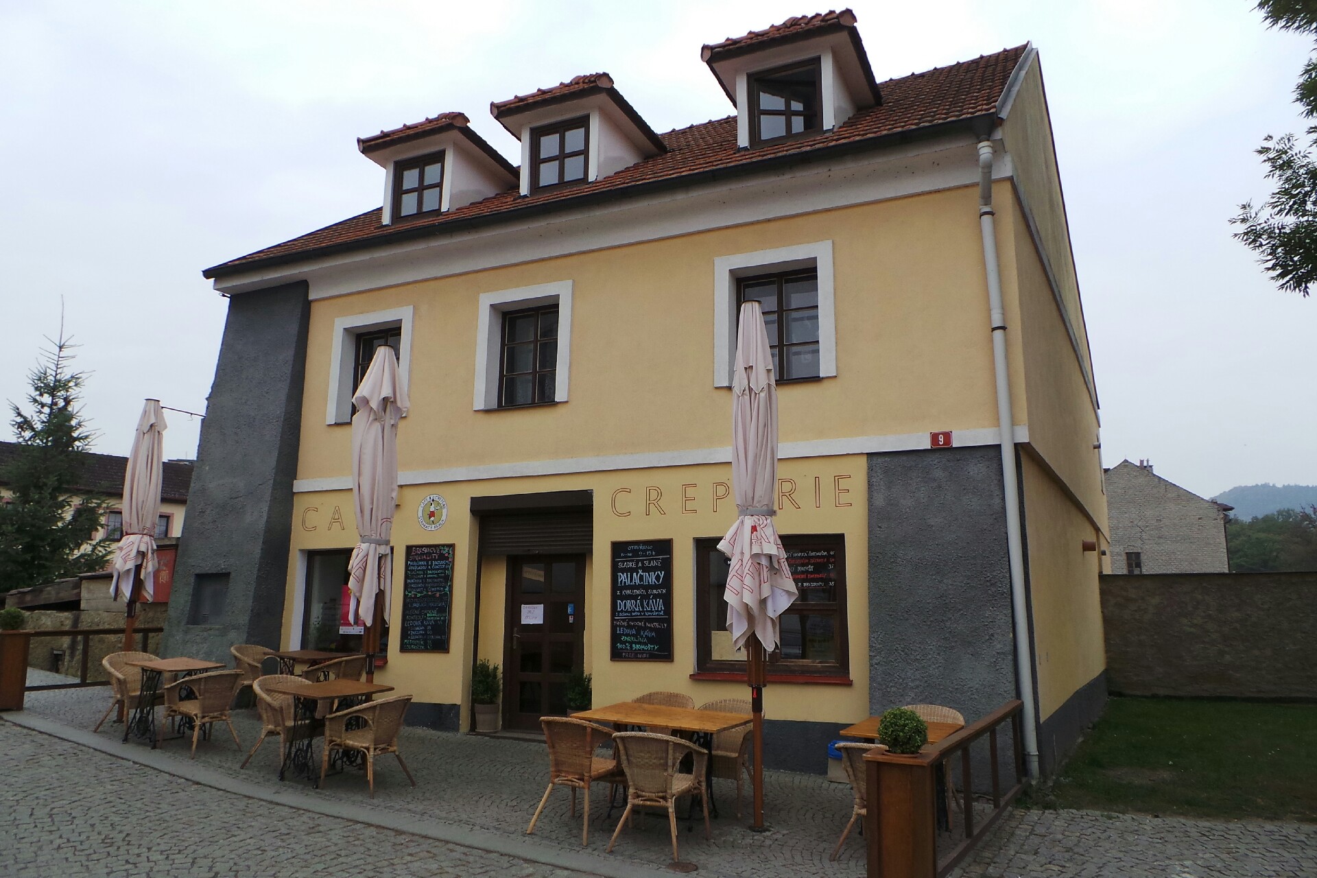 Cafe Creperie Strakatý Králík