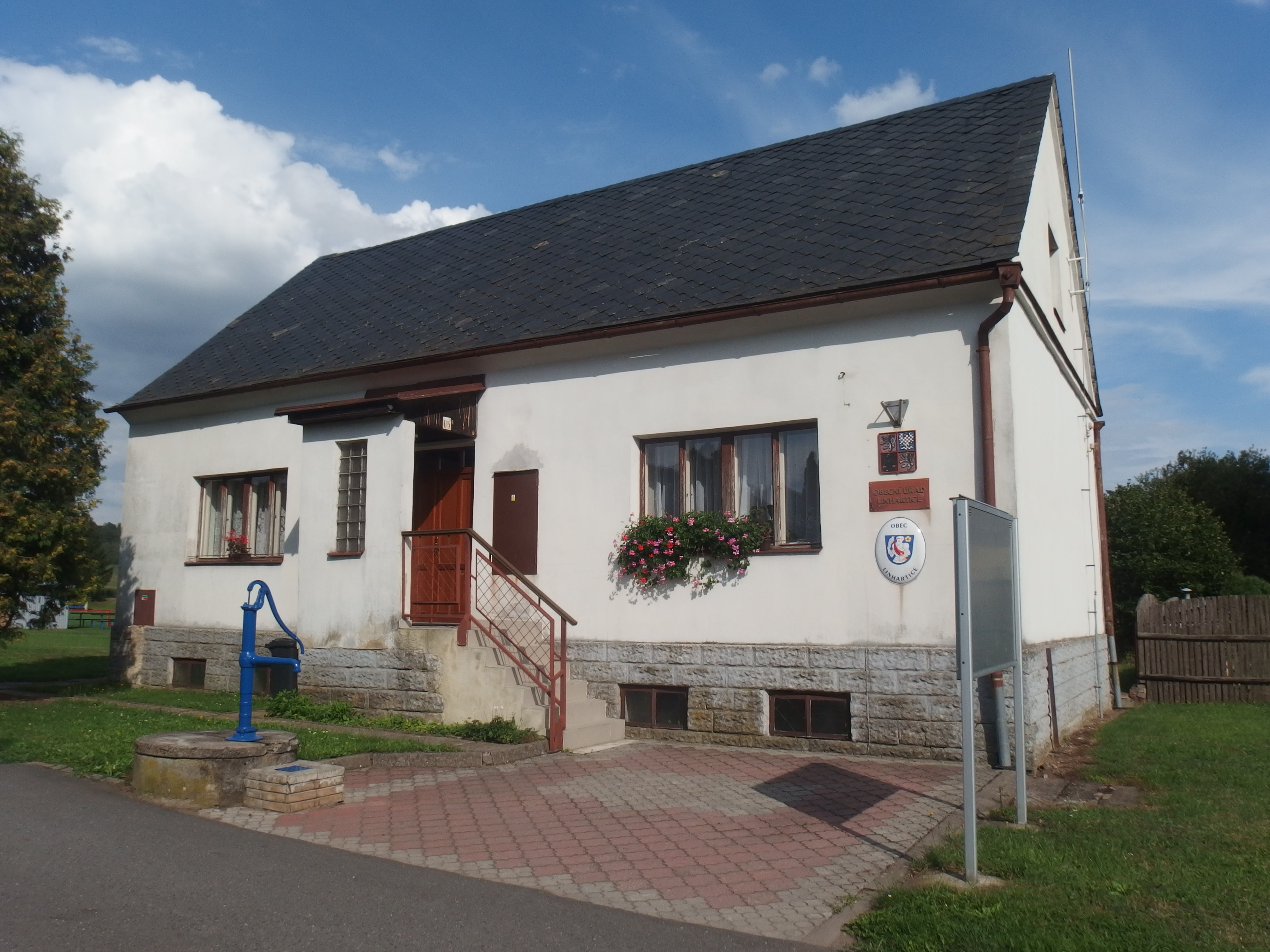 Linhartice - obecní úřad