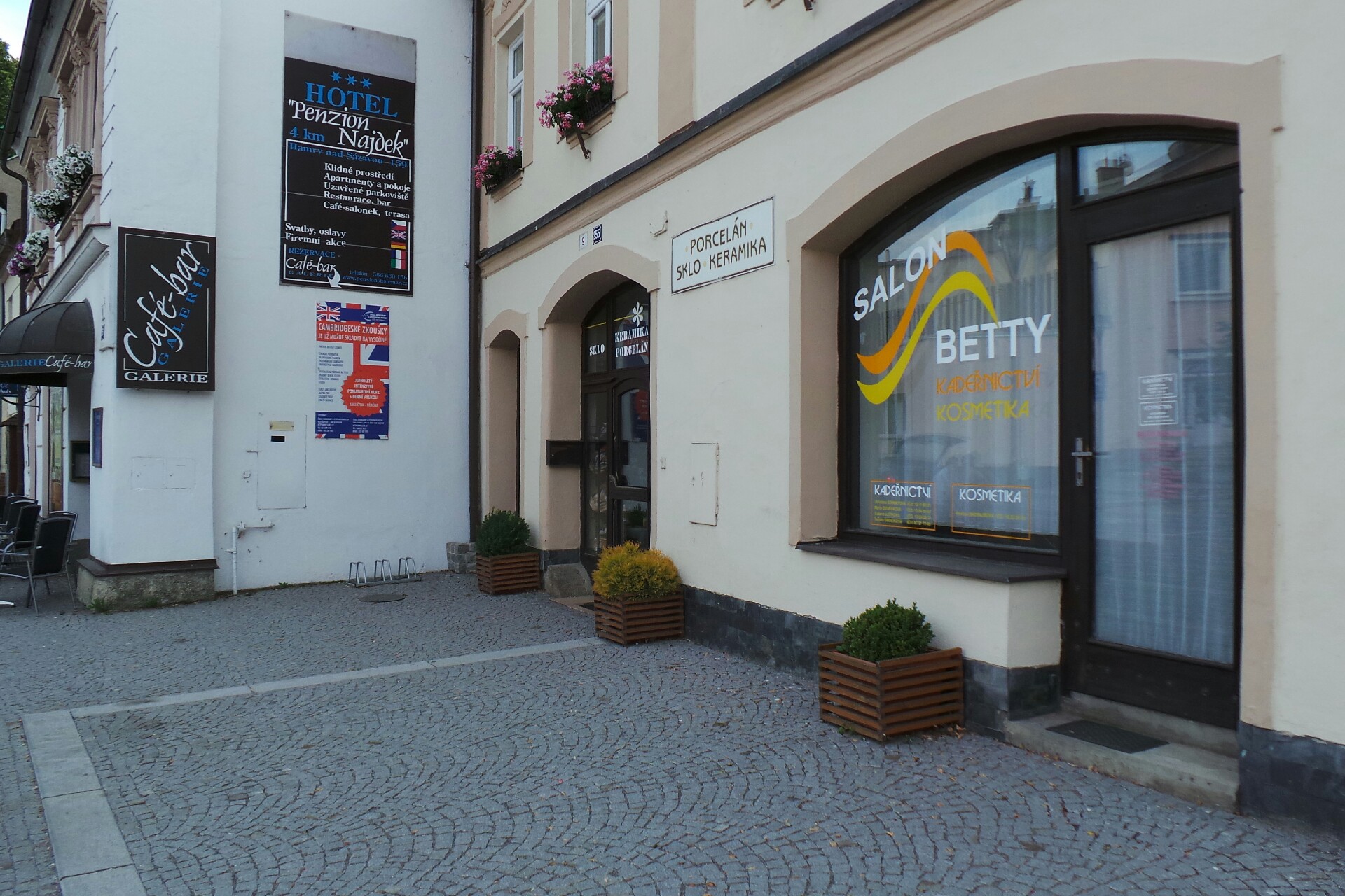 Salon Betty - Zuzana Ujčíková