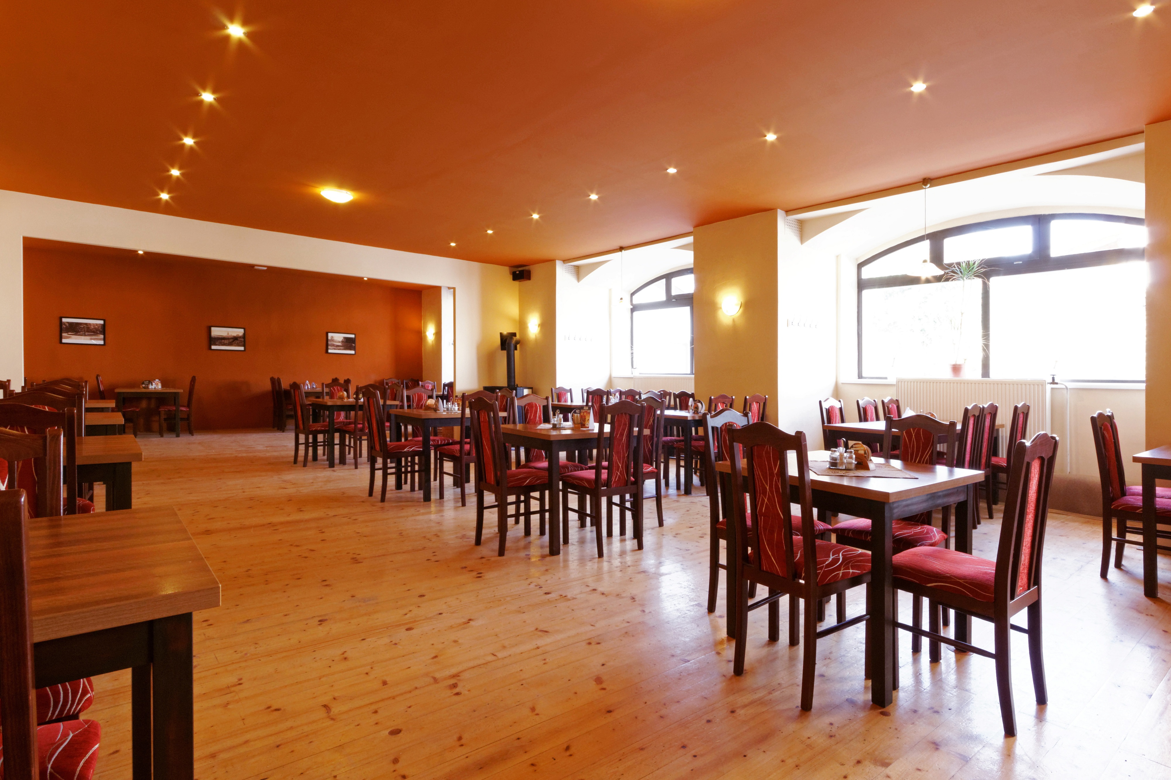 Zámecká restaurace Lysice foto 6