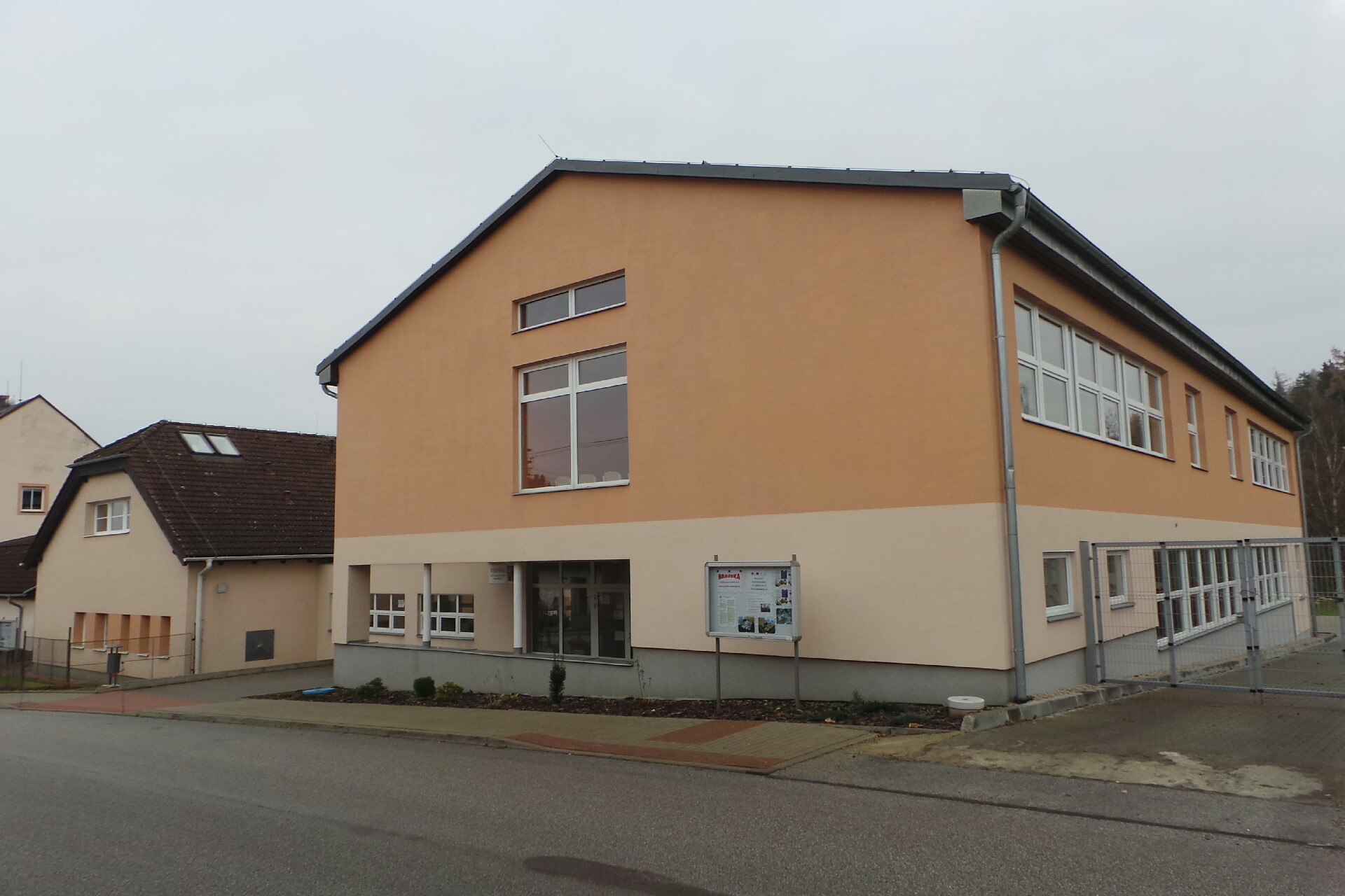 Střední škola, Lomnice nad Popelkou , Antala Staška 213