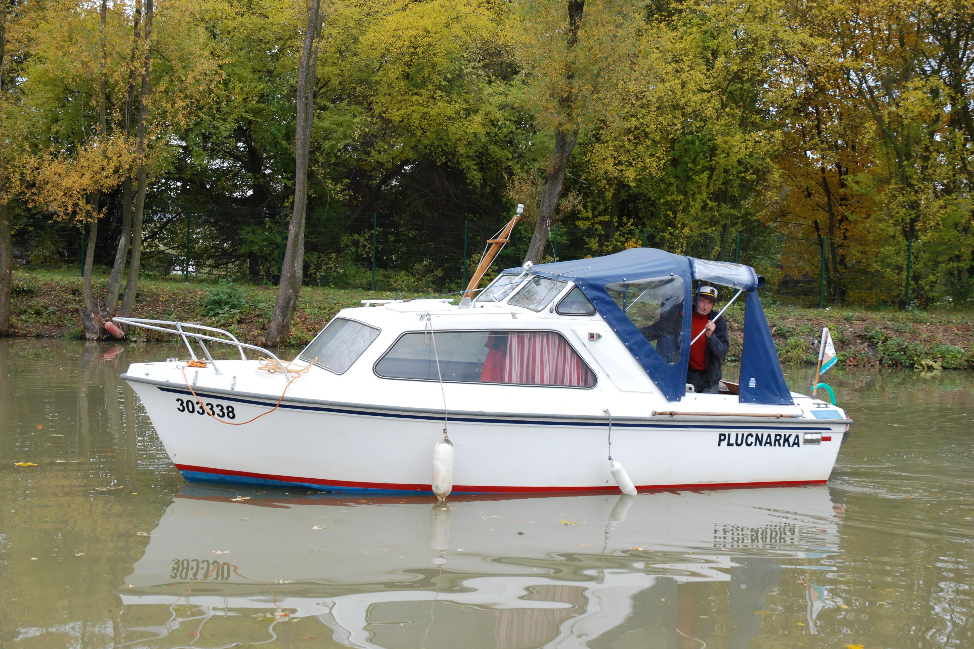 Půjčovna lodí v Petrově