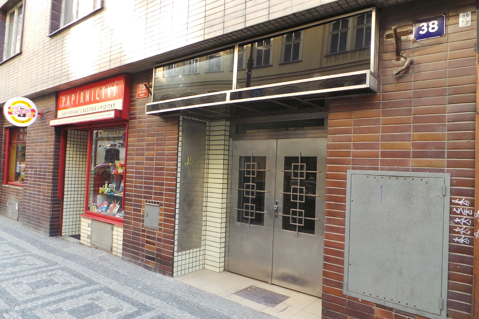 Bc. Kamil Bartošek - pronájem garáží