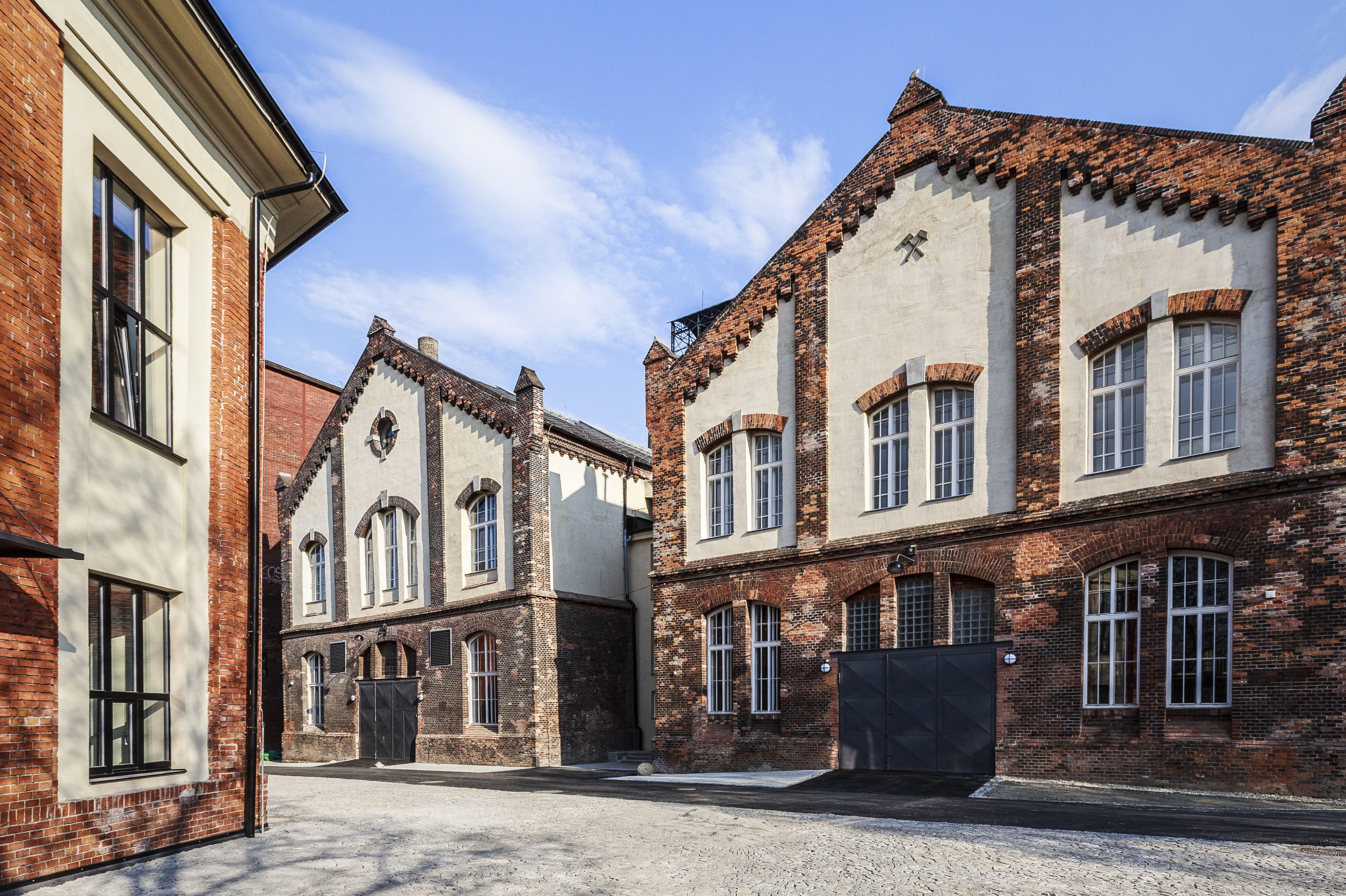 Jiří Zerzoň - Reportážní, dokumentární, sportovní a průmyslová fotografie