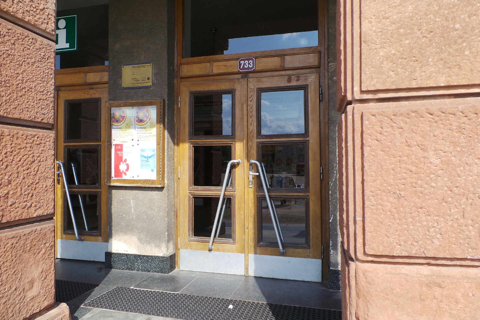 Kinokavárna Ostrov foto 2