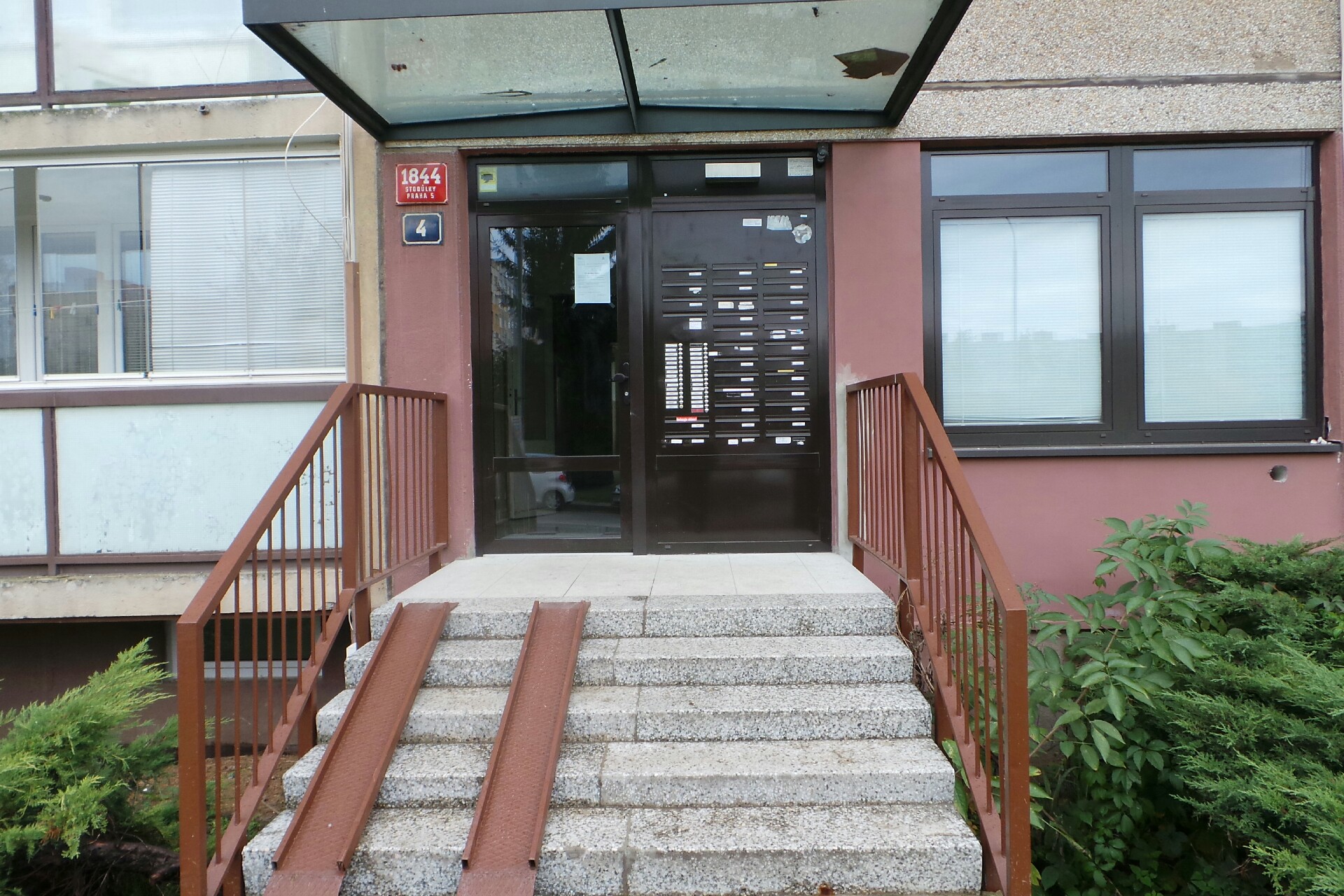 CONICA Technik - Sportovní povrchy