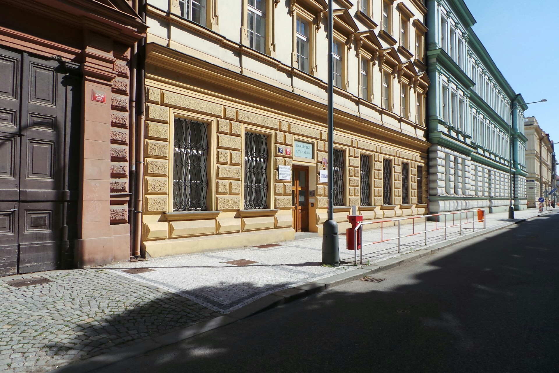 Karlínské gymnázium Praha - Školní jídelna