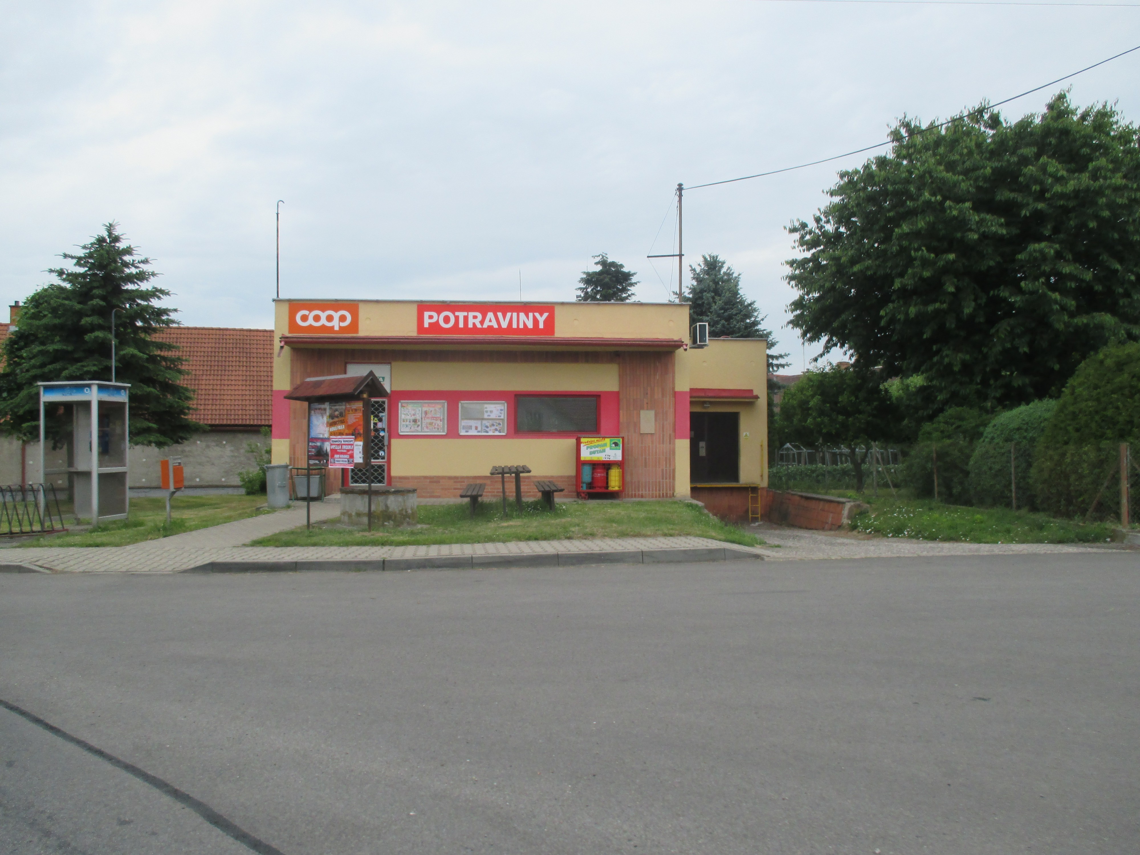 Jednota, spotřební družstvo Nová Paka - COOP foto 2