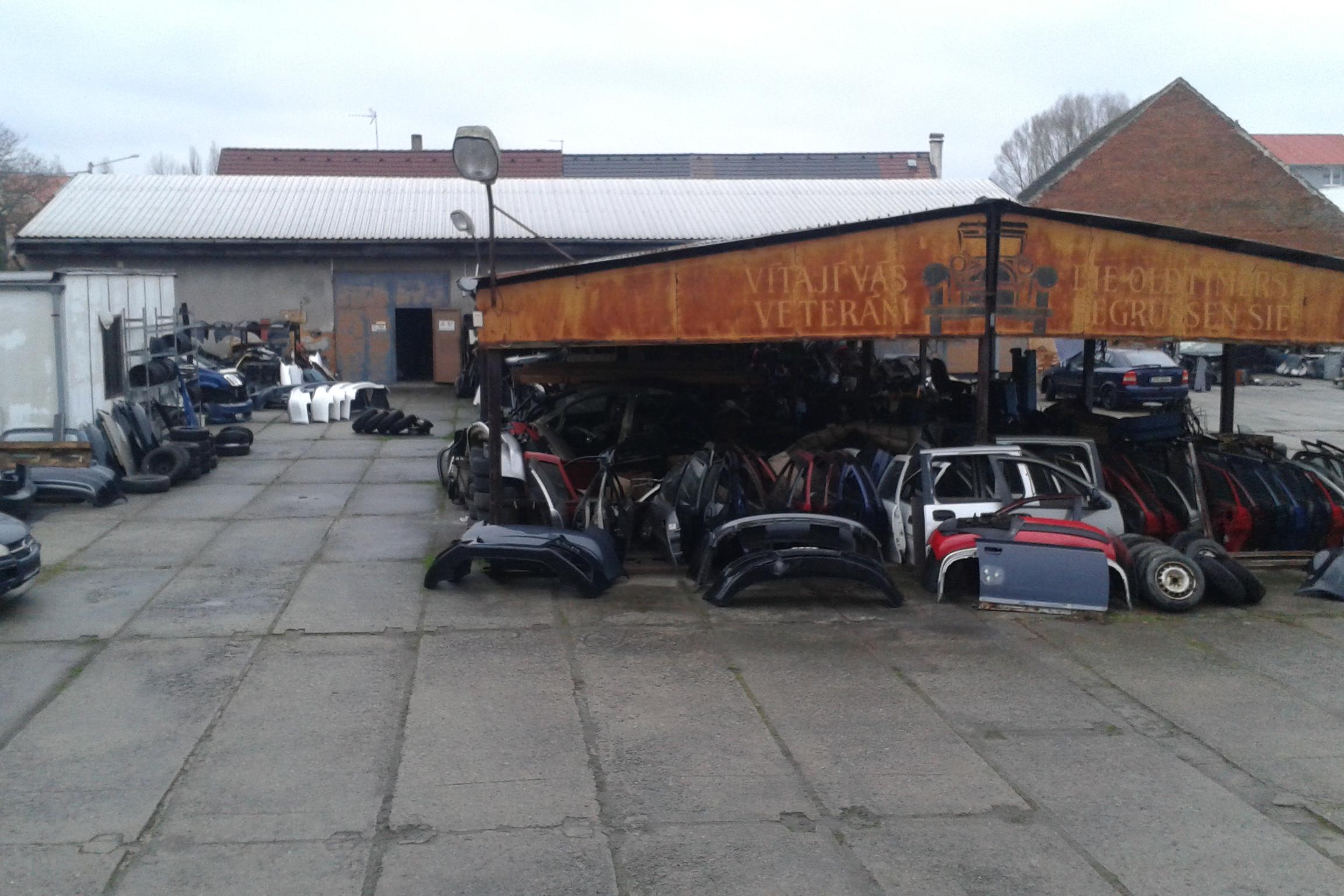 Karel Doležal - Autovrakoviště