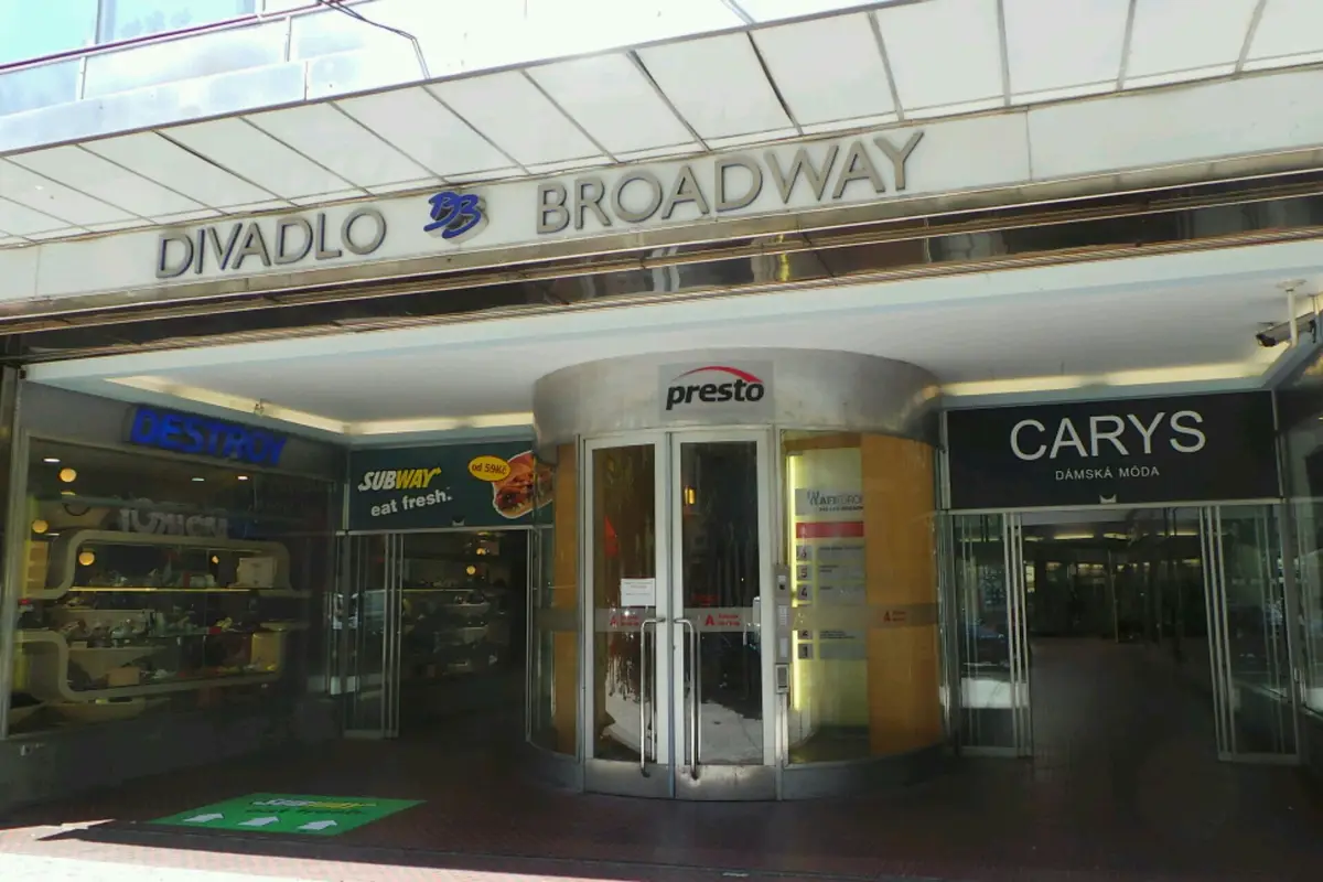 DIVADLO BROADWAY