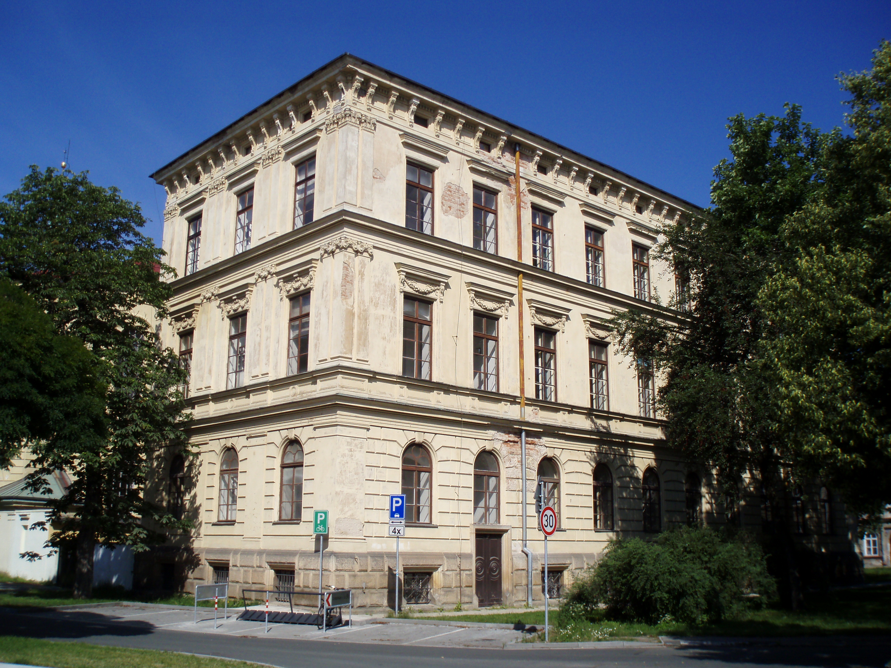 Vyšší odborná škola zdravotnická a Střední zdravotnická škola, Hradec Králové foto 3