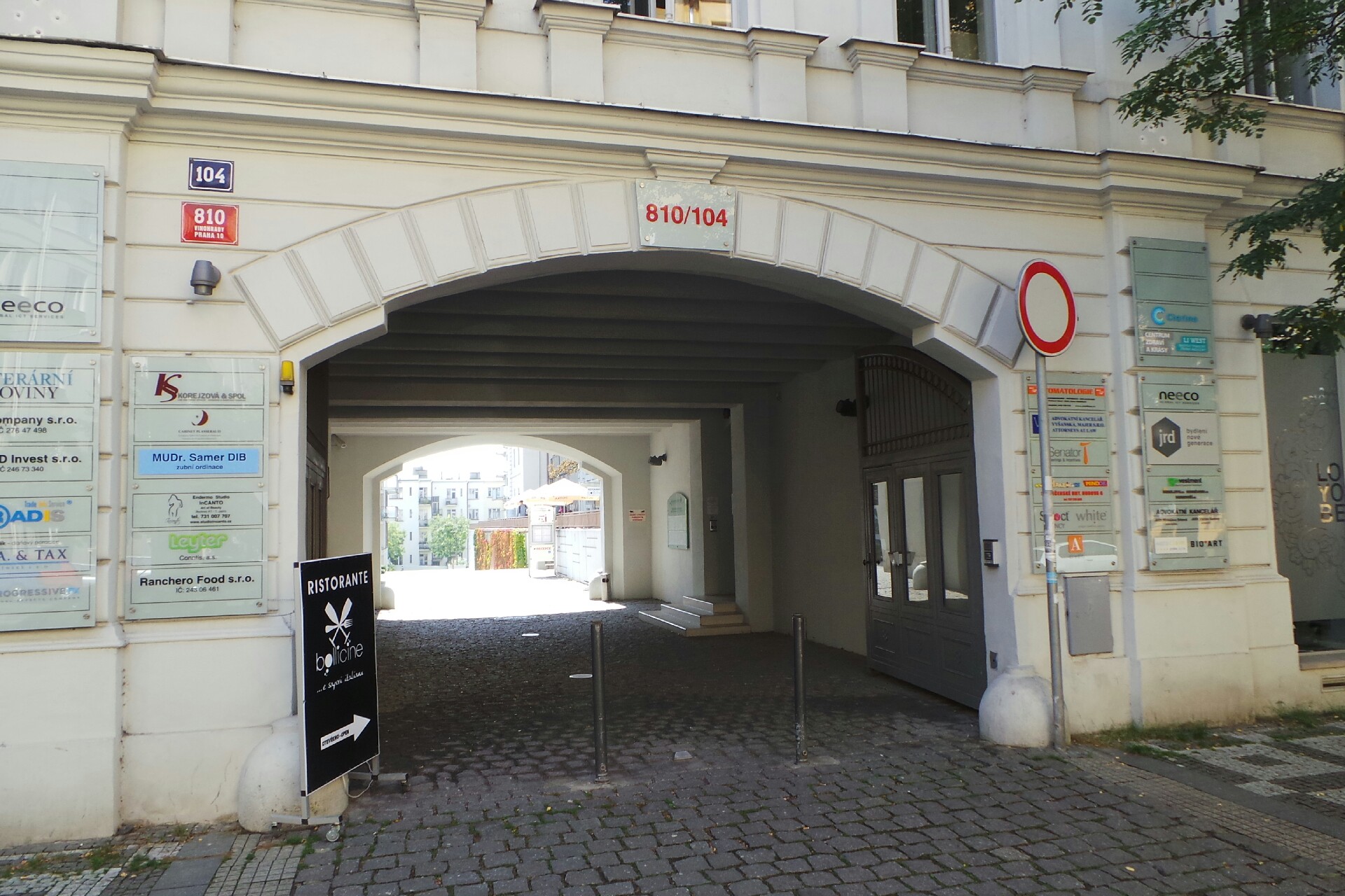 JUDr. Jana Vyšanská, Ph.D., advokát