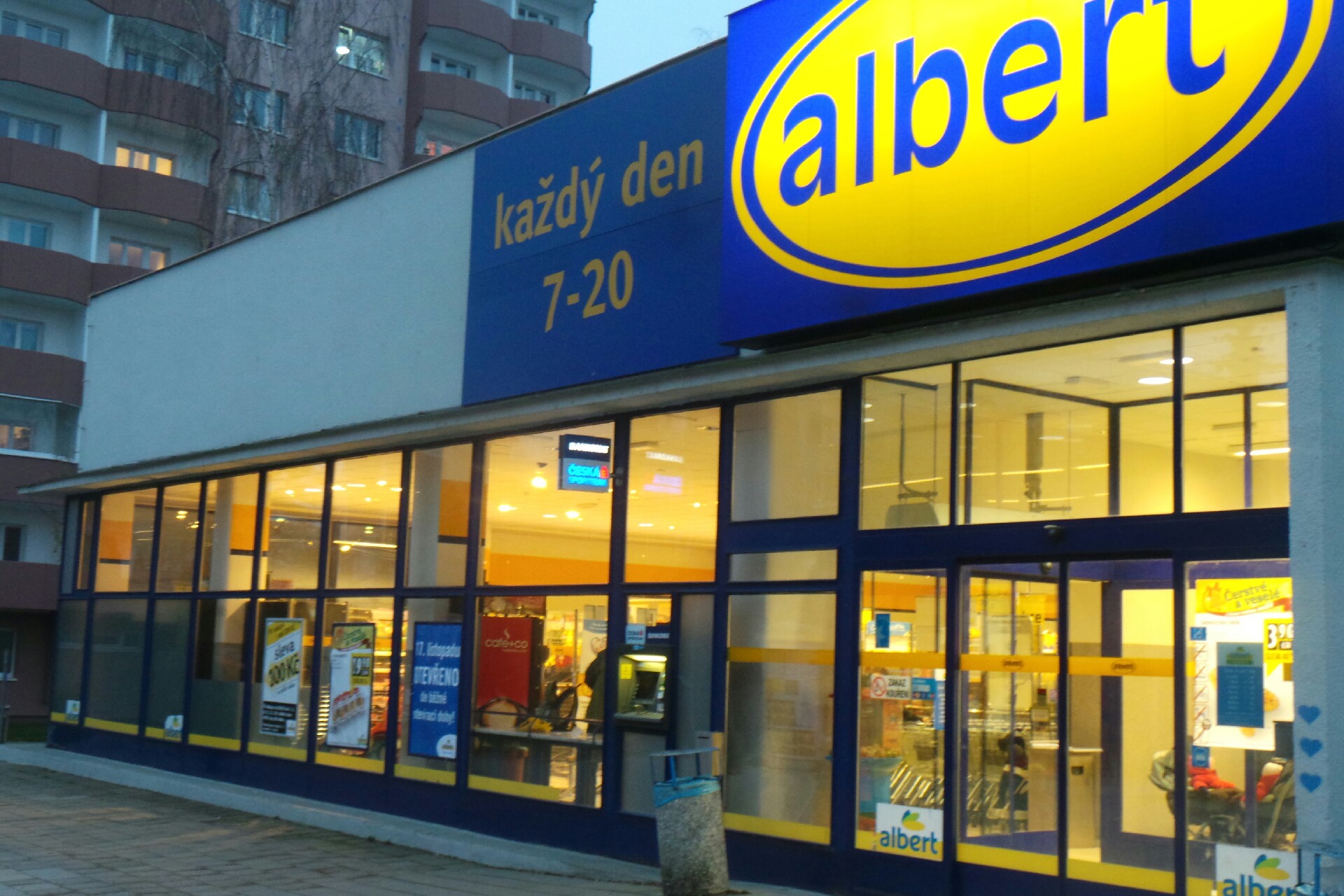 Bankomat České spořitelny foto 1