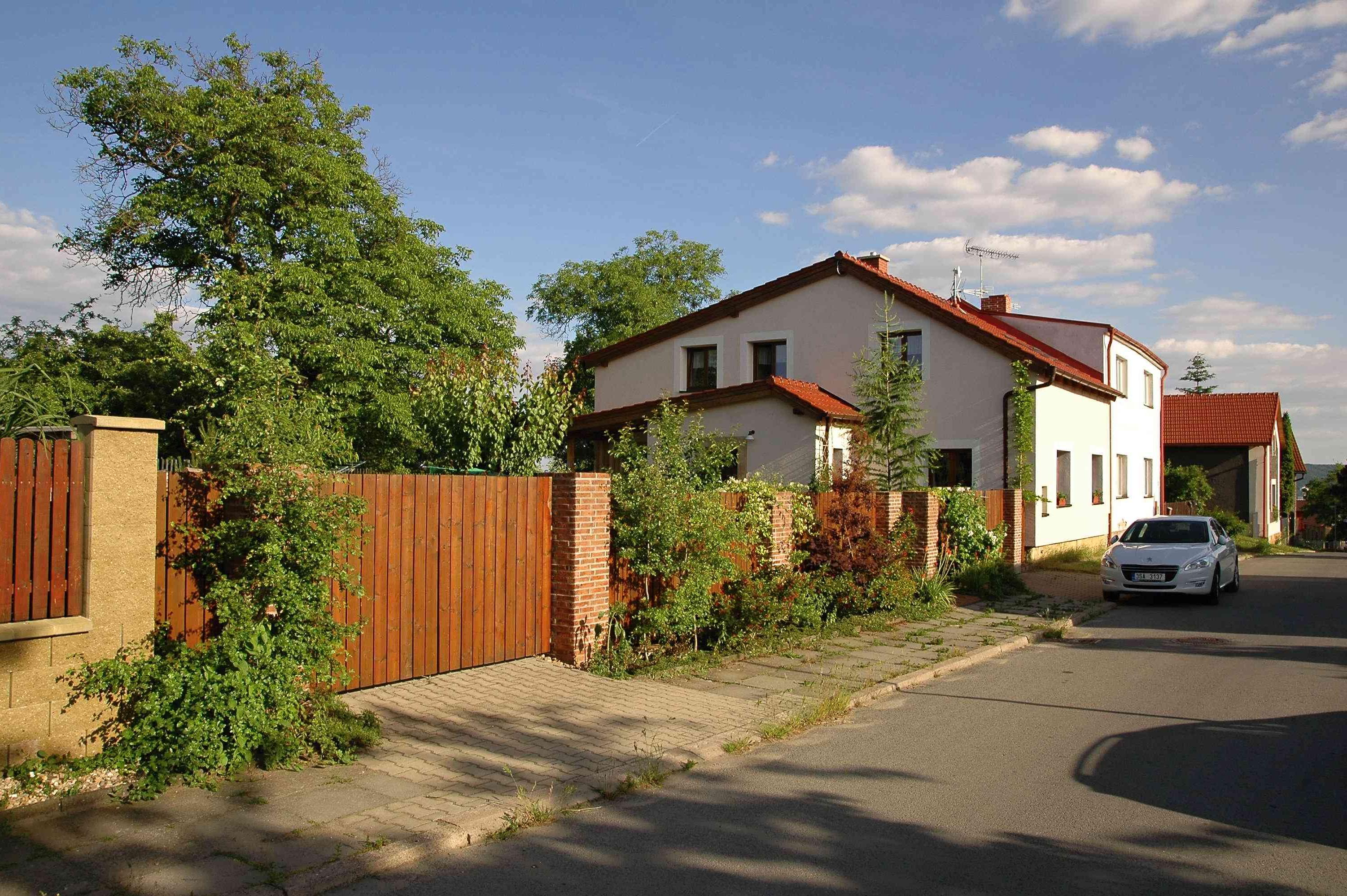 Luboš Plachý - BÁJEČNÉ DOMY