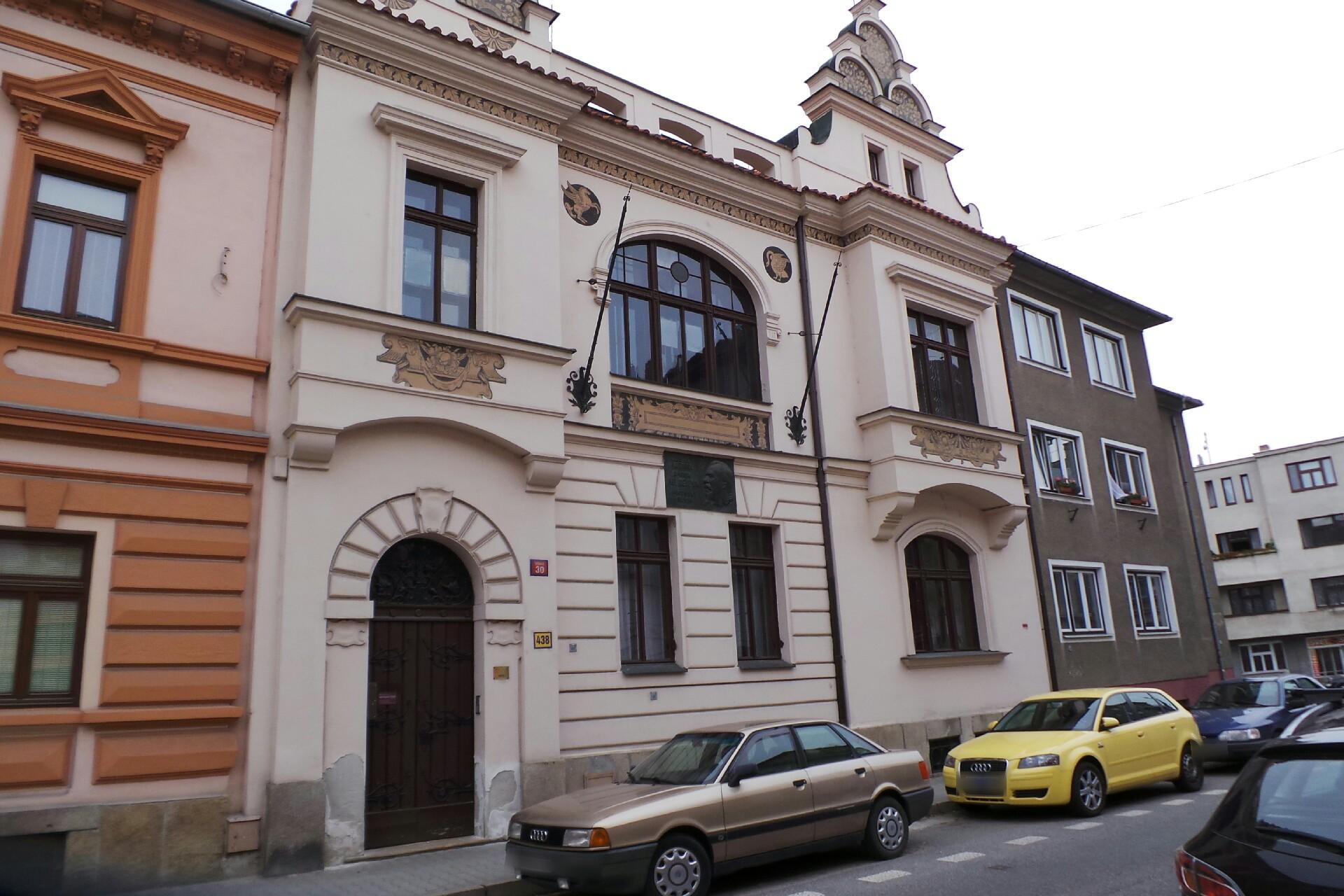 Památník Adolfa Heyduka foto 2