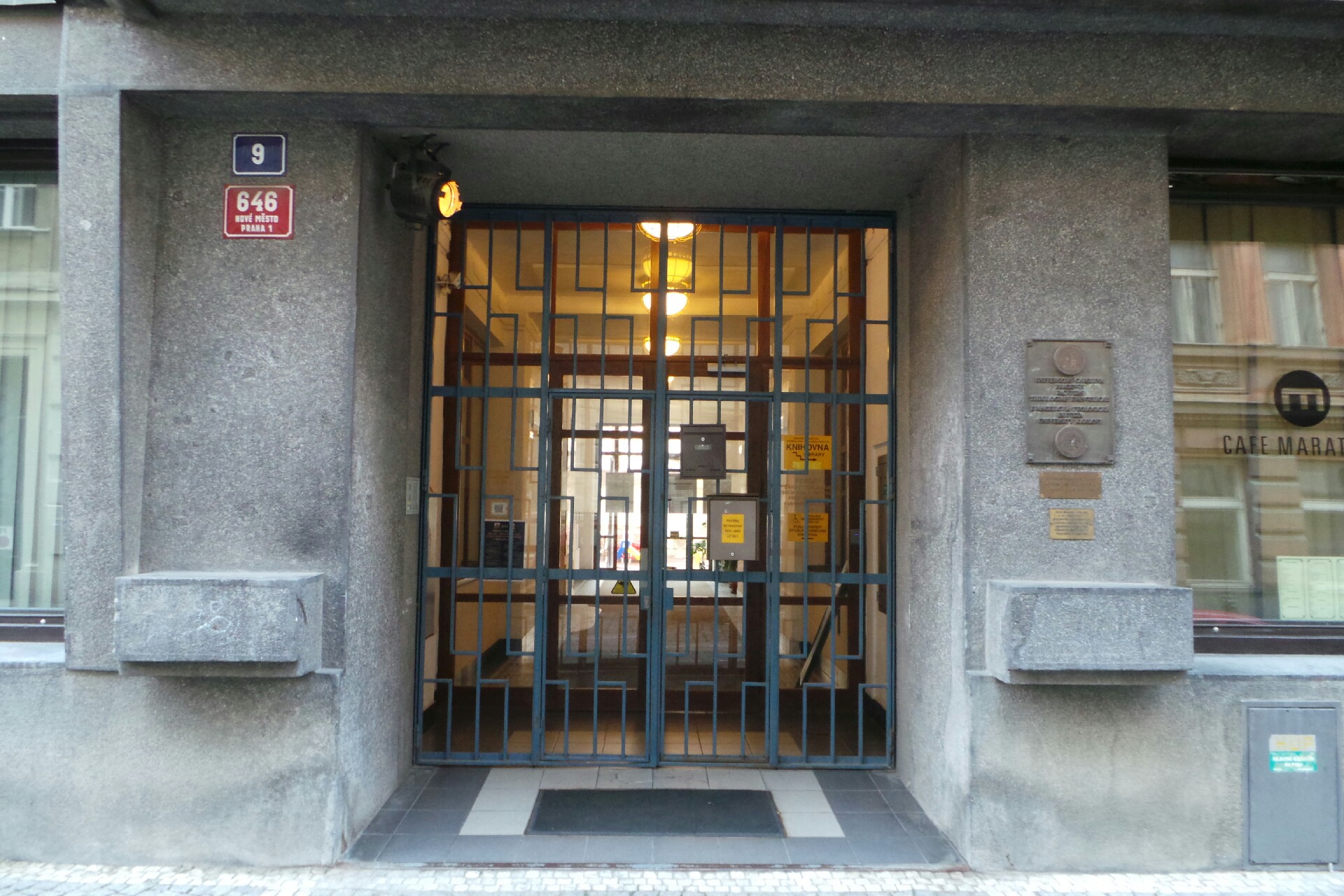 Institut ekumenických studií v Praze