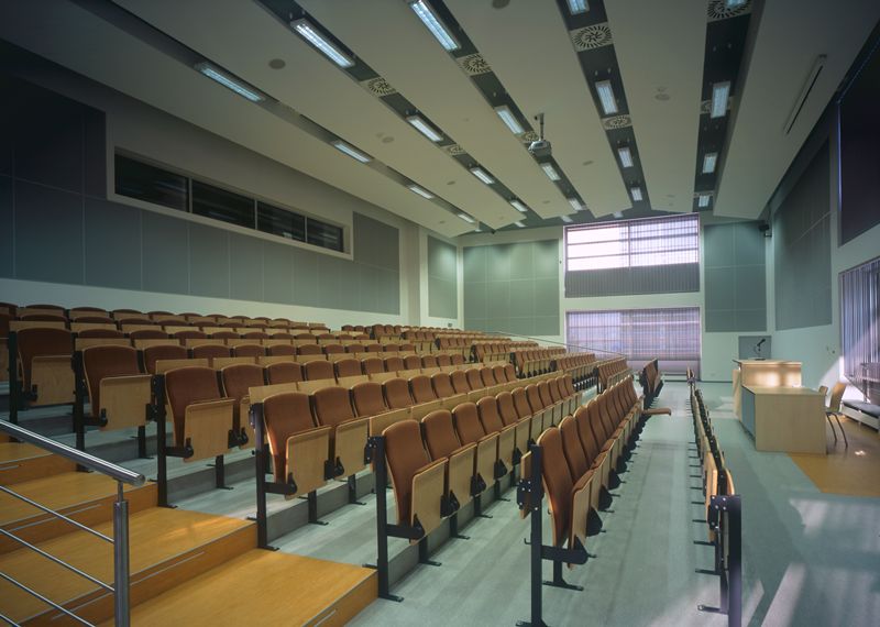 Panevropská vysoká škola foto 4