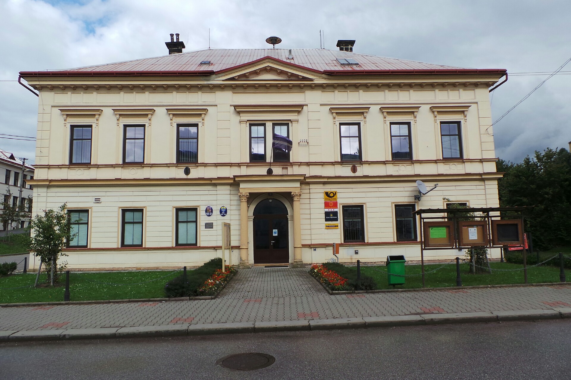 Pošta Stará Paka