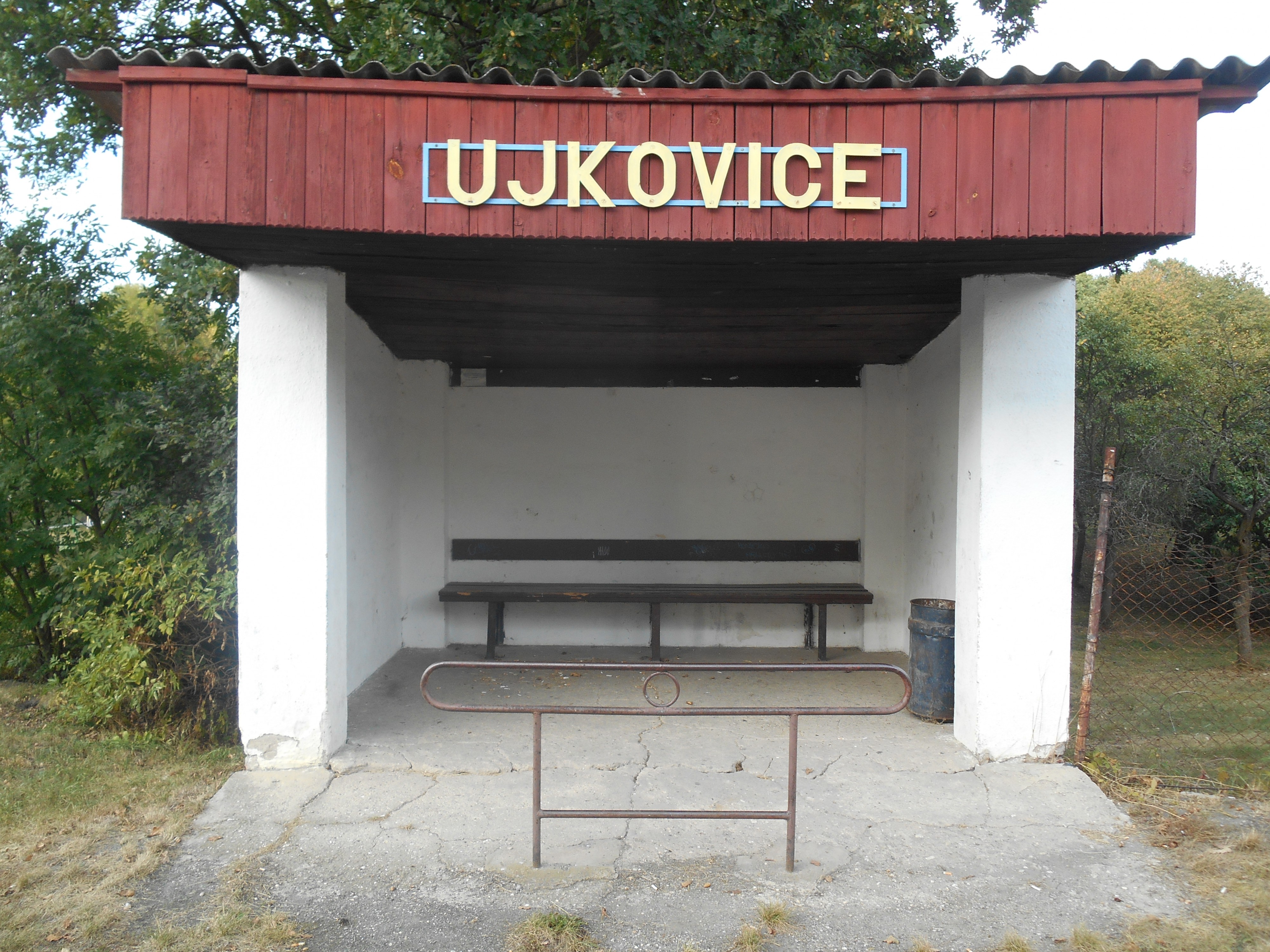 Ujkovice - obecní úřad foto 2