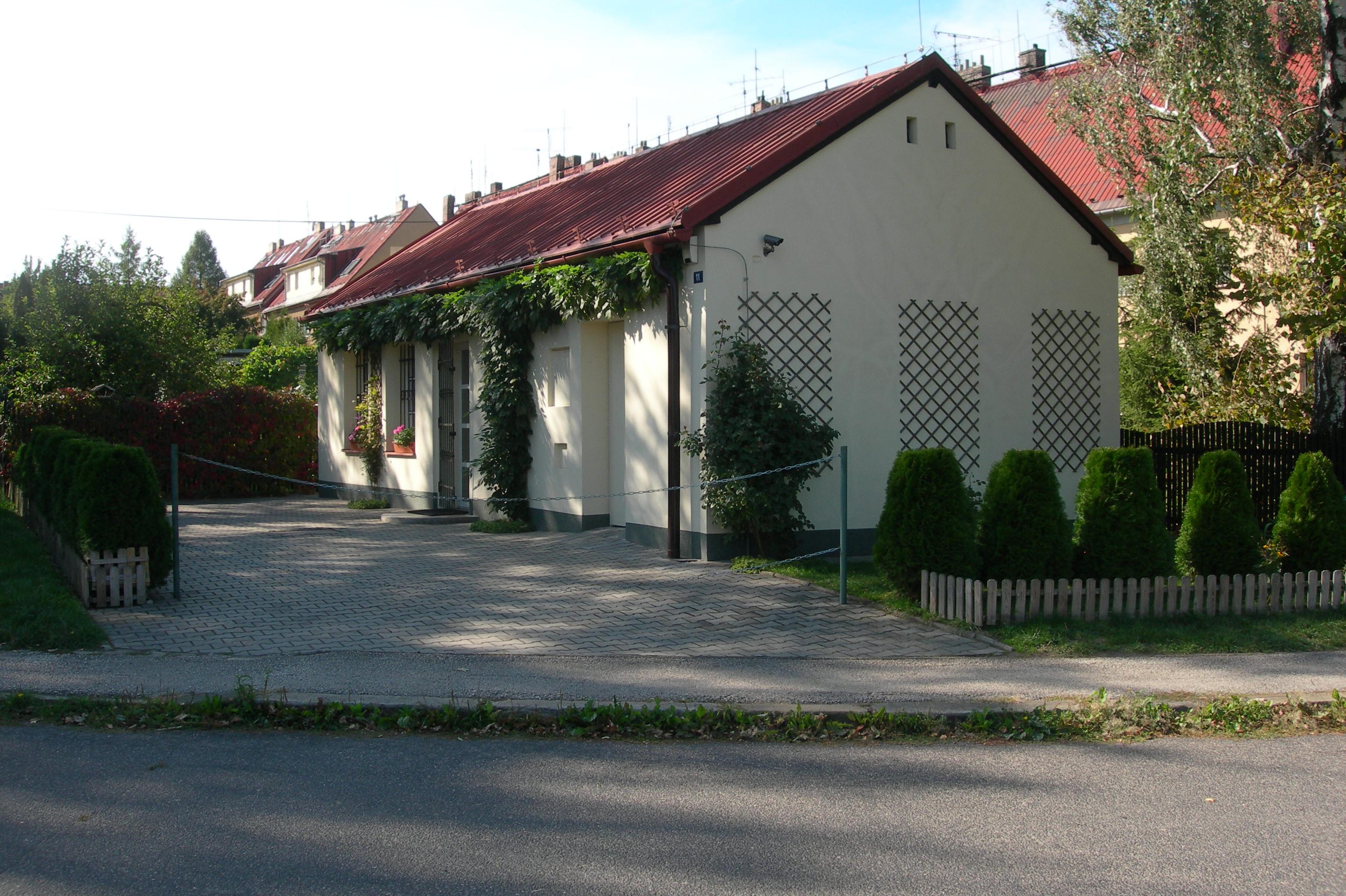 Restaurování starožitného nábytku - Vladimír Pokuta