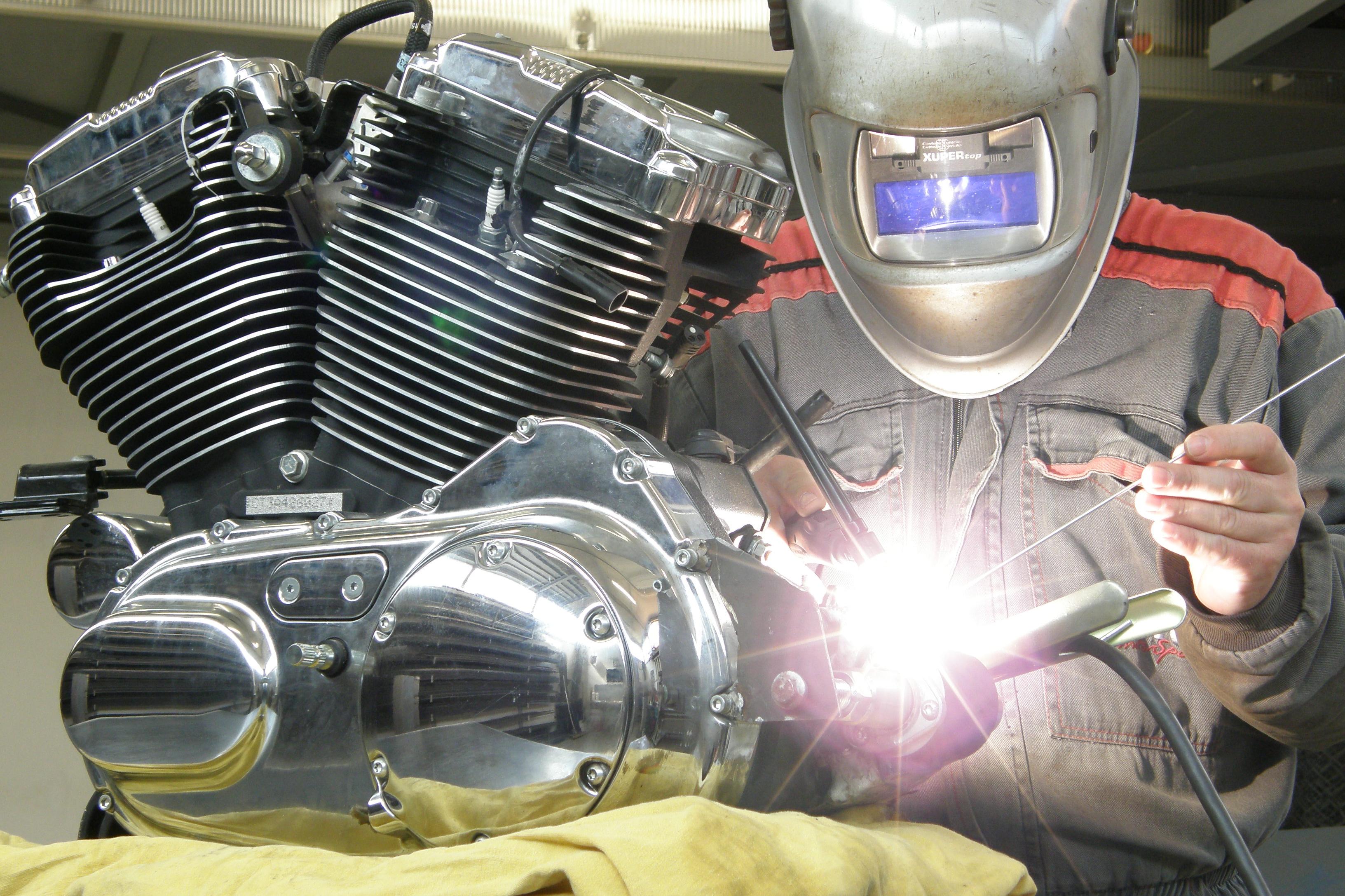 ZÁMEČNICTVÍ A SVAŘOVÁNÍ HLINÍKU - KOVO DVOŘÁK