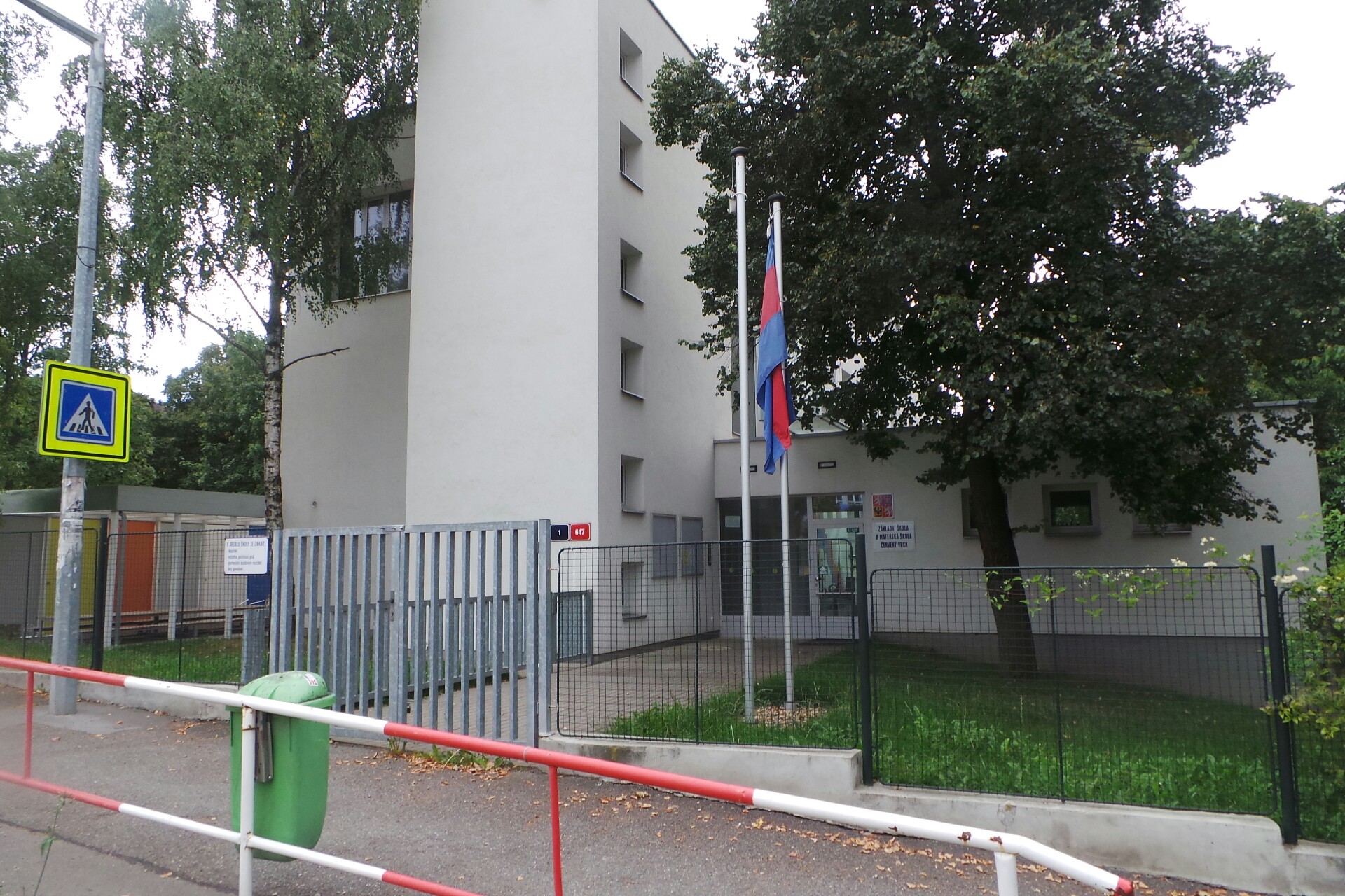 Základní škola speciální a Praktická škola, Praha 6, Rooseveltova 8