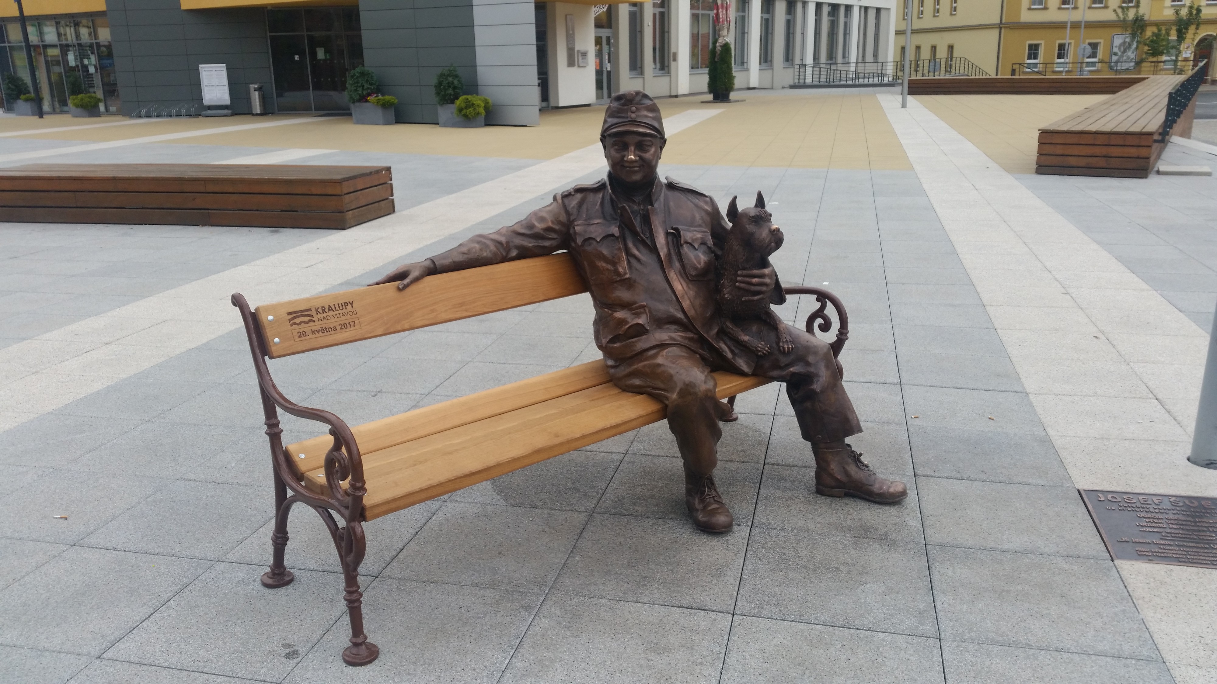 Kralupy nad Vltavou - městský úřad foto 2