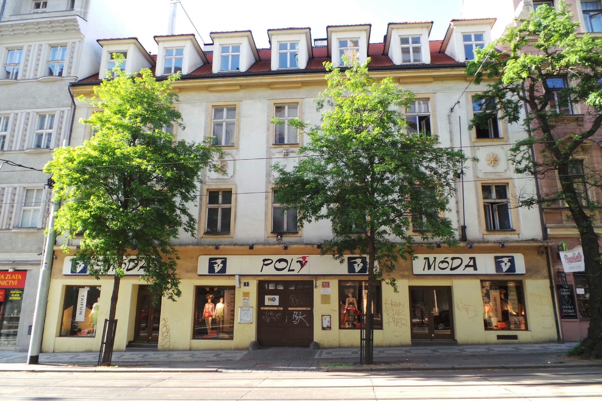 Pražská Akademie Informačních Technologií