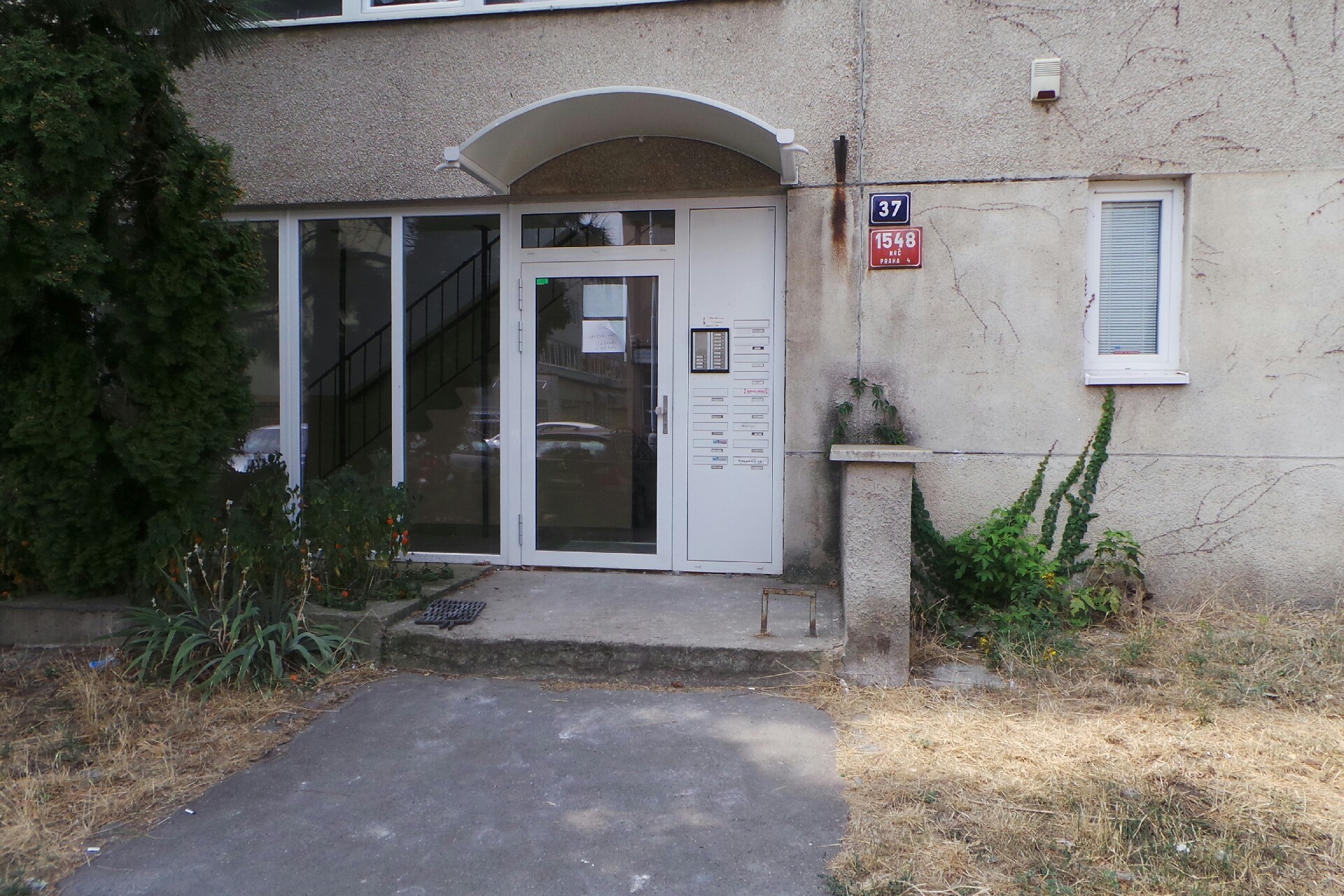 Giggle - úklid a ostraha