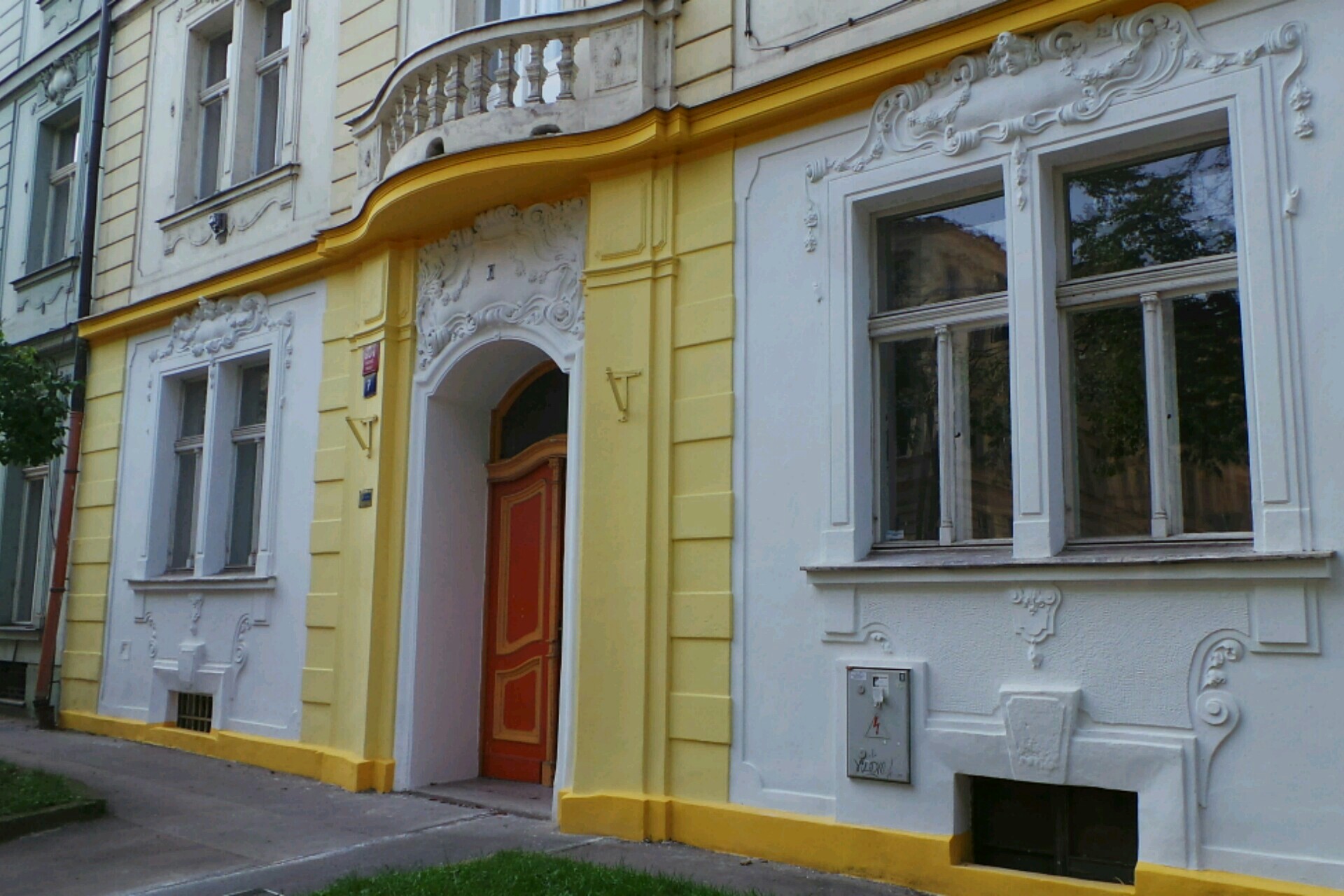 OSTINVESTA PRAHA, spol. s r.o.