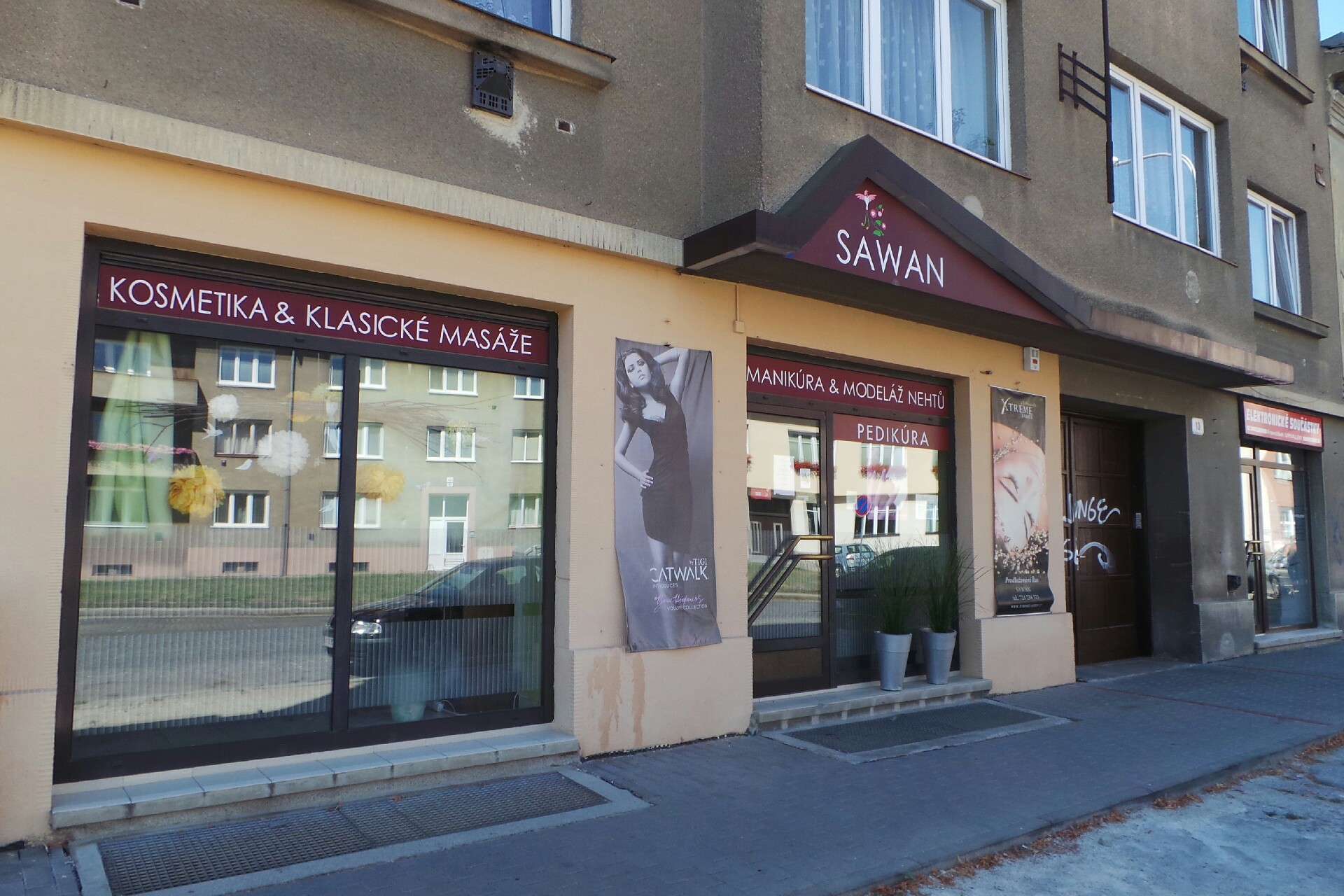Salon Cutler, Martina Piňosová