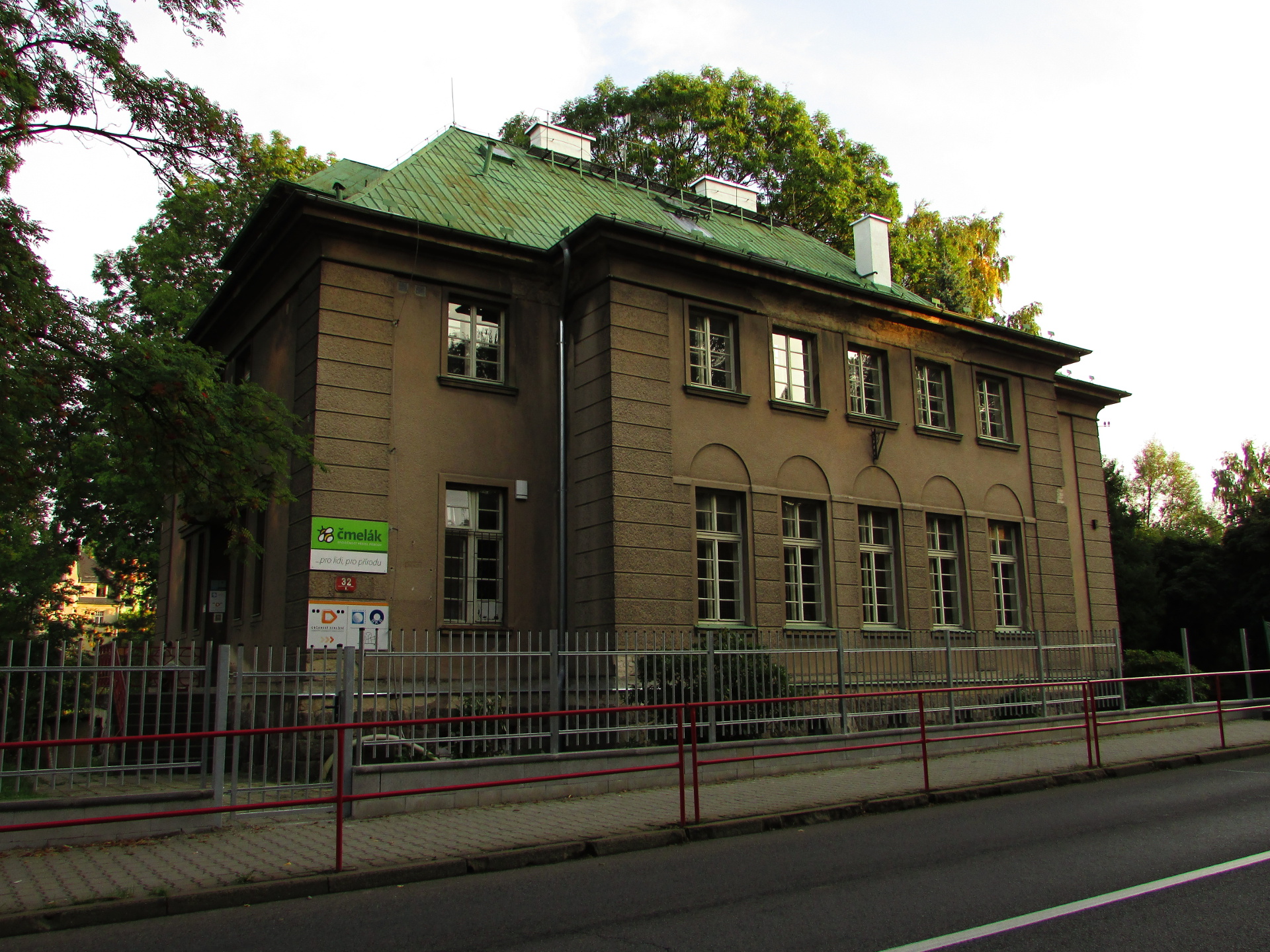 Čmelák - Společnost přátel přírody