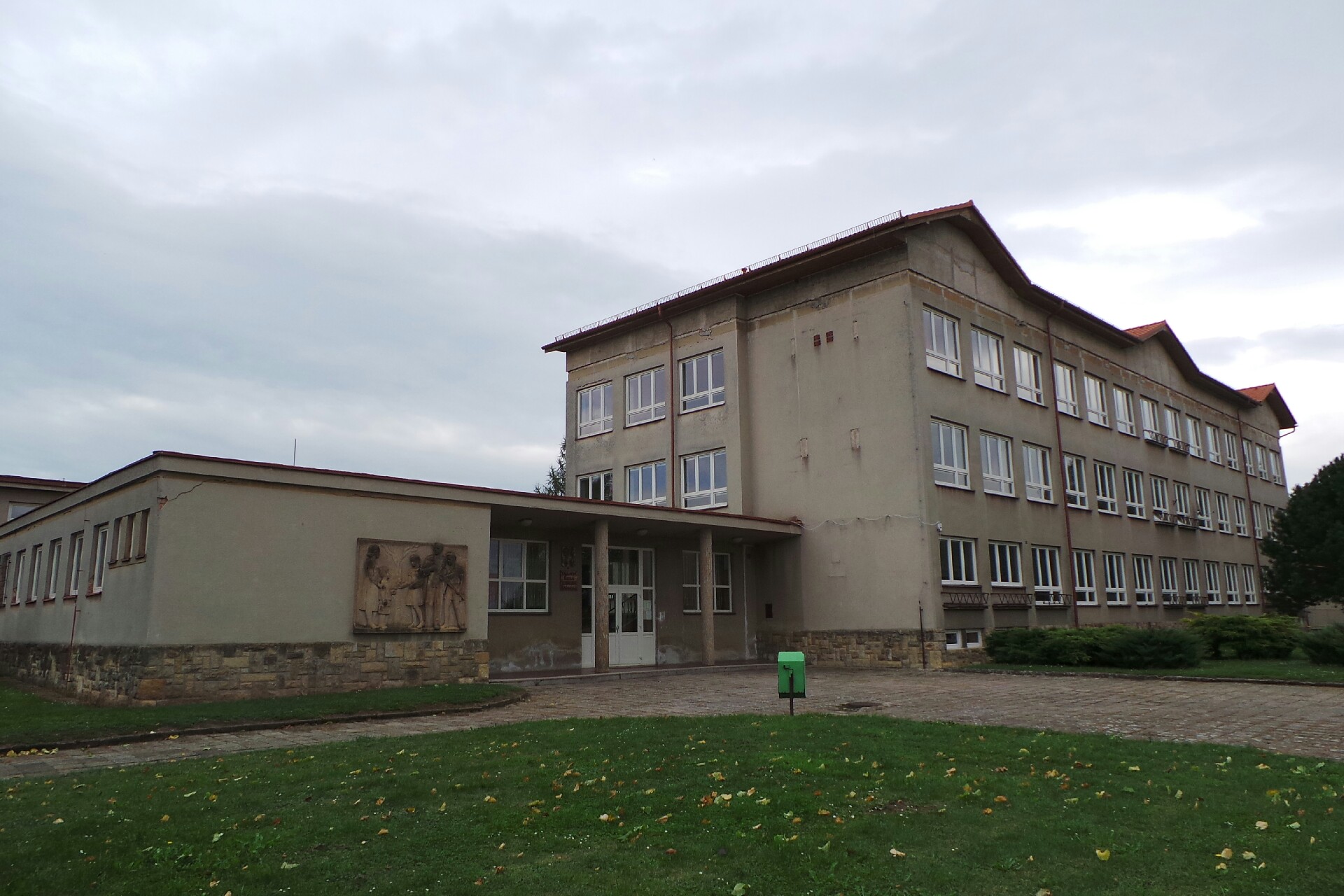 ZŠ Eduarda Štorcha a MŠ Ostroměř