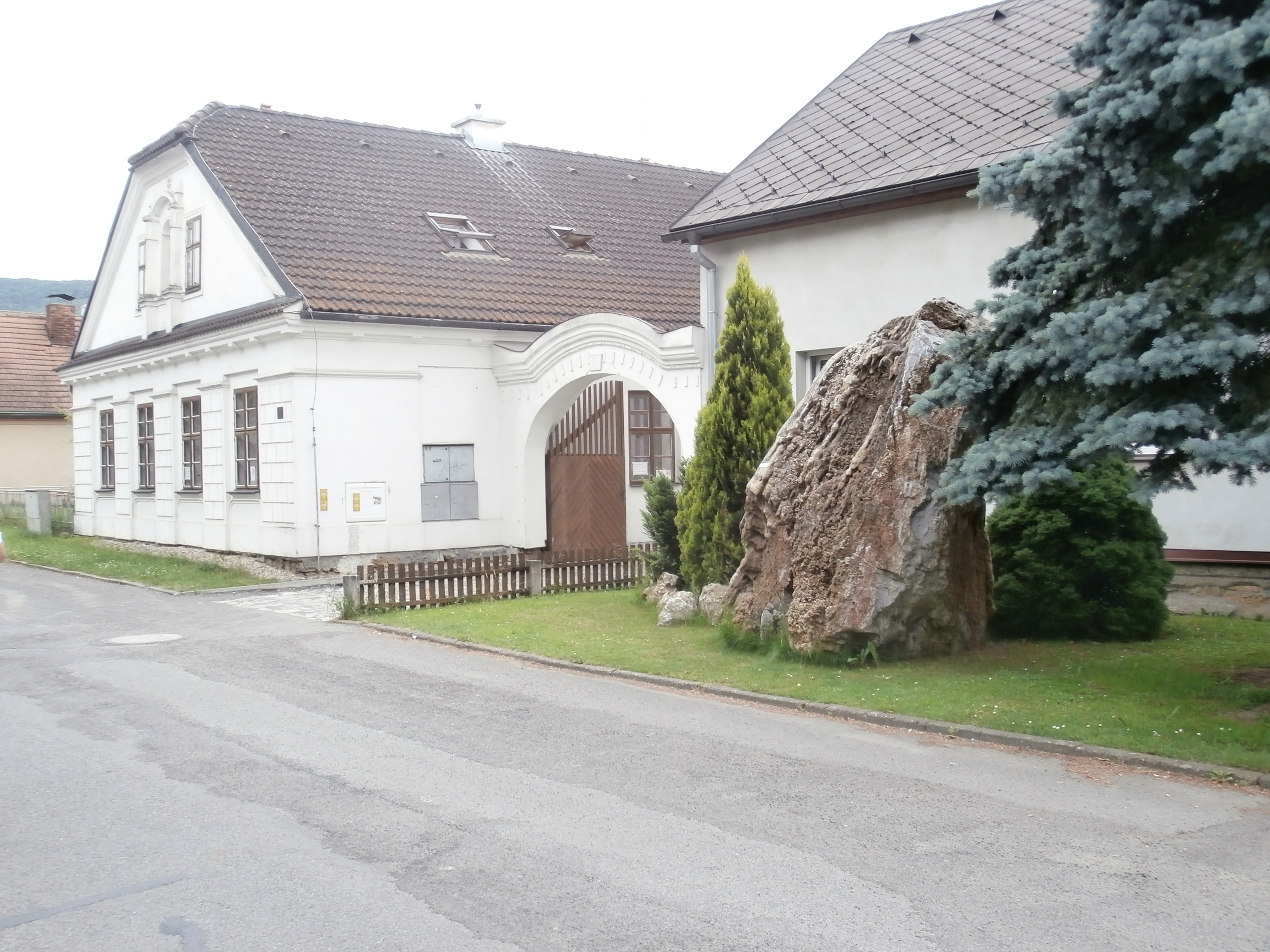 Leština - obecní úřad foto 3