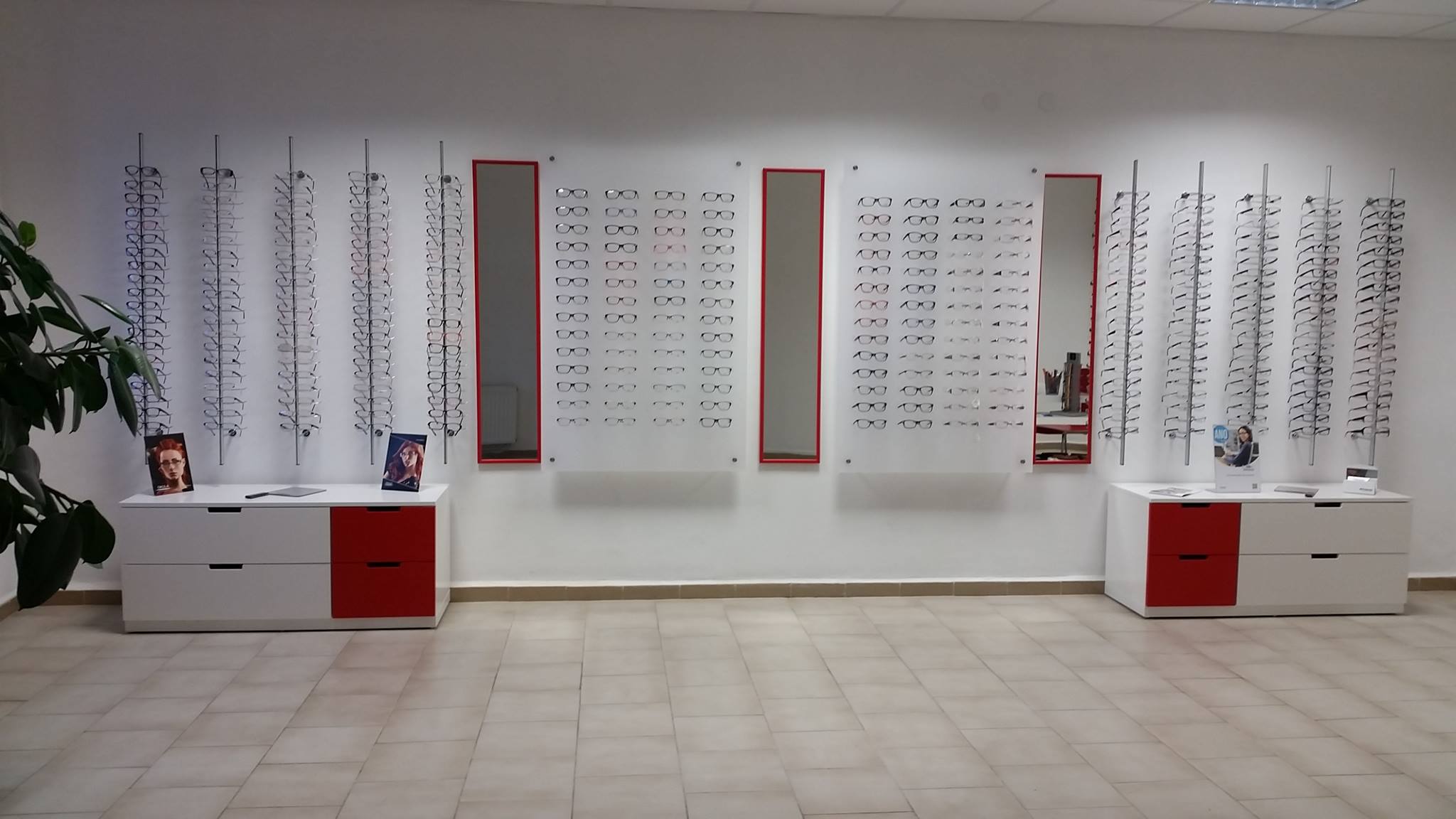 OPTIKA SLAVKOV foto 2