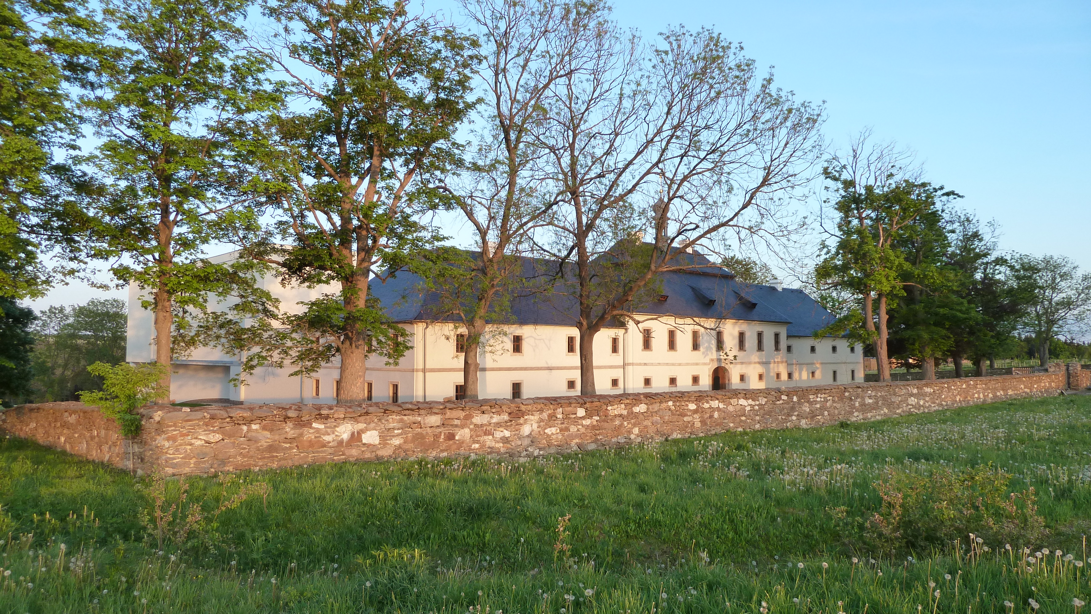 Opatství Nový Dvůr