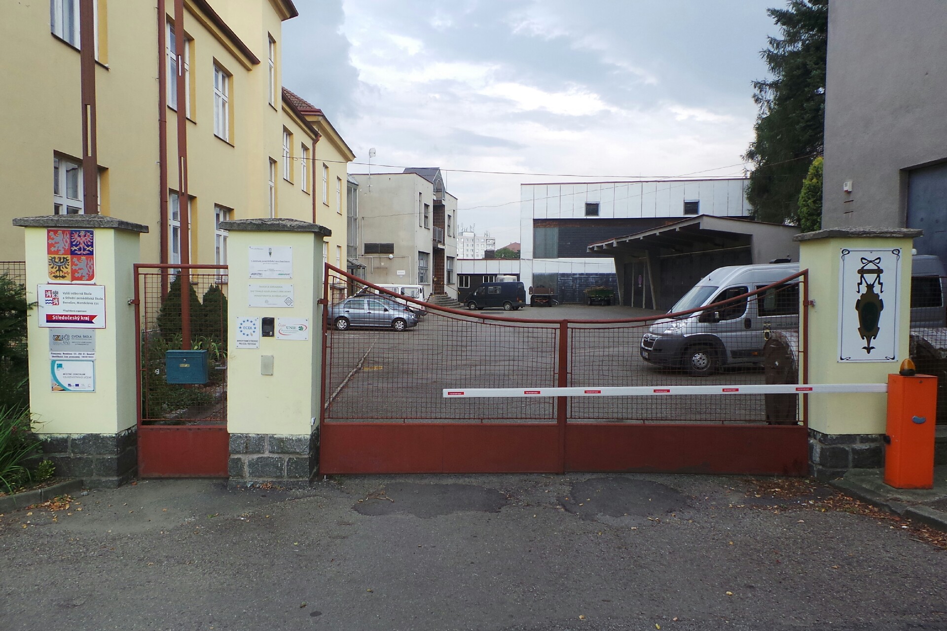 VOŠ a SZeŠ, Benešov - domov mládeže