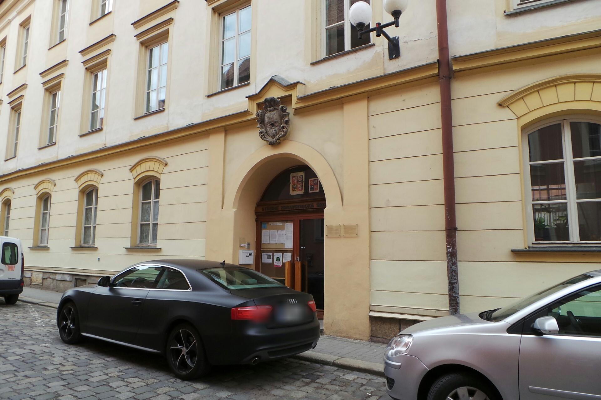 Střední zdravotnická škola a vyšší odborná škola Cheb foto 1