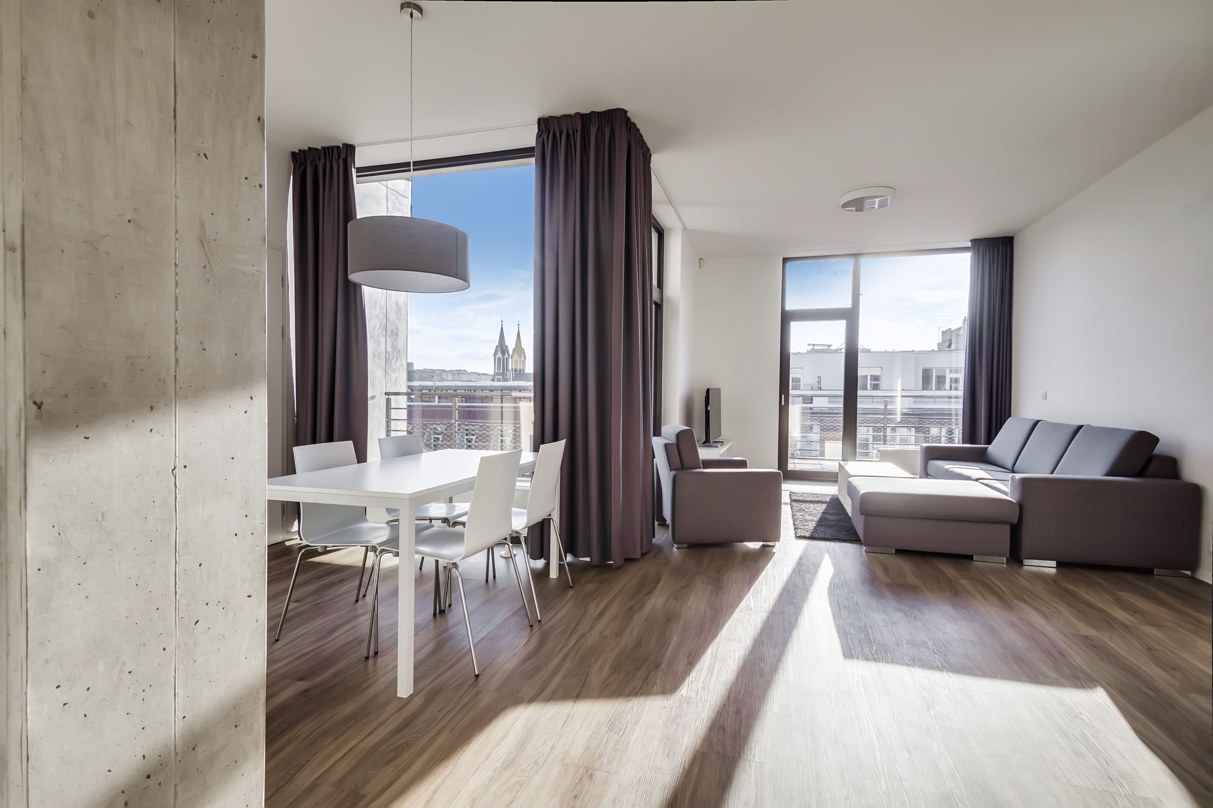 Home Real Estate foto 2